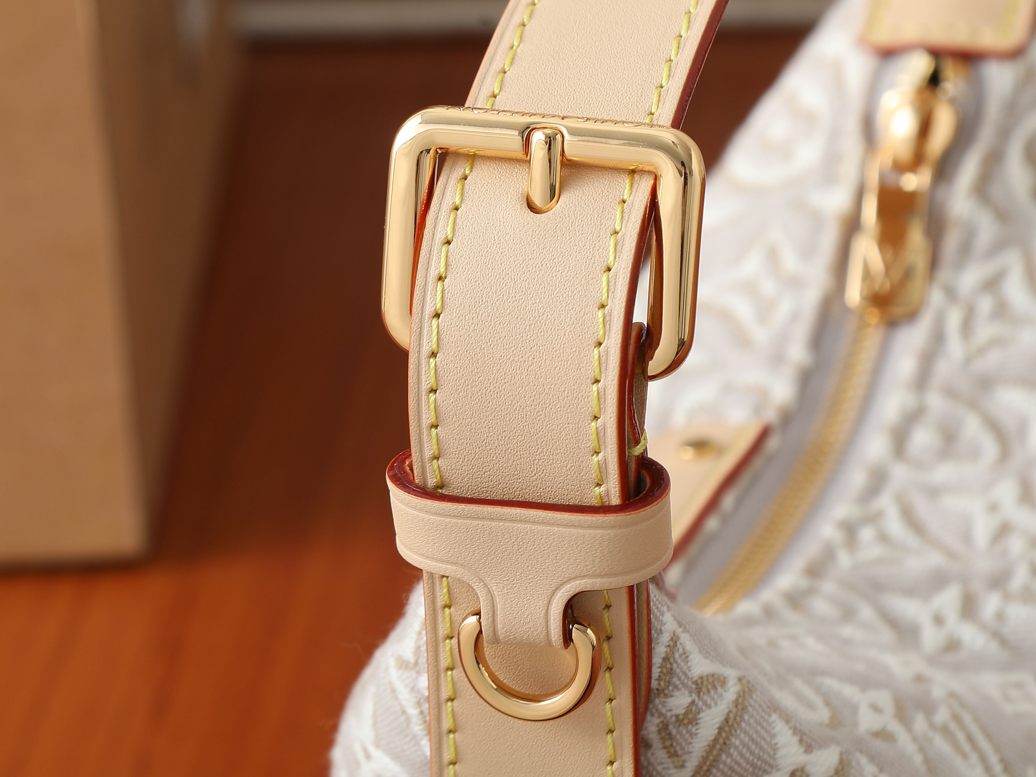 LV Pochette Hills M29879 18.5x11x6.5cm