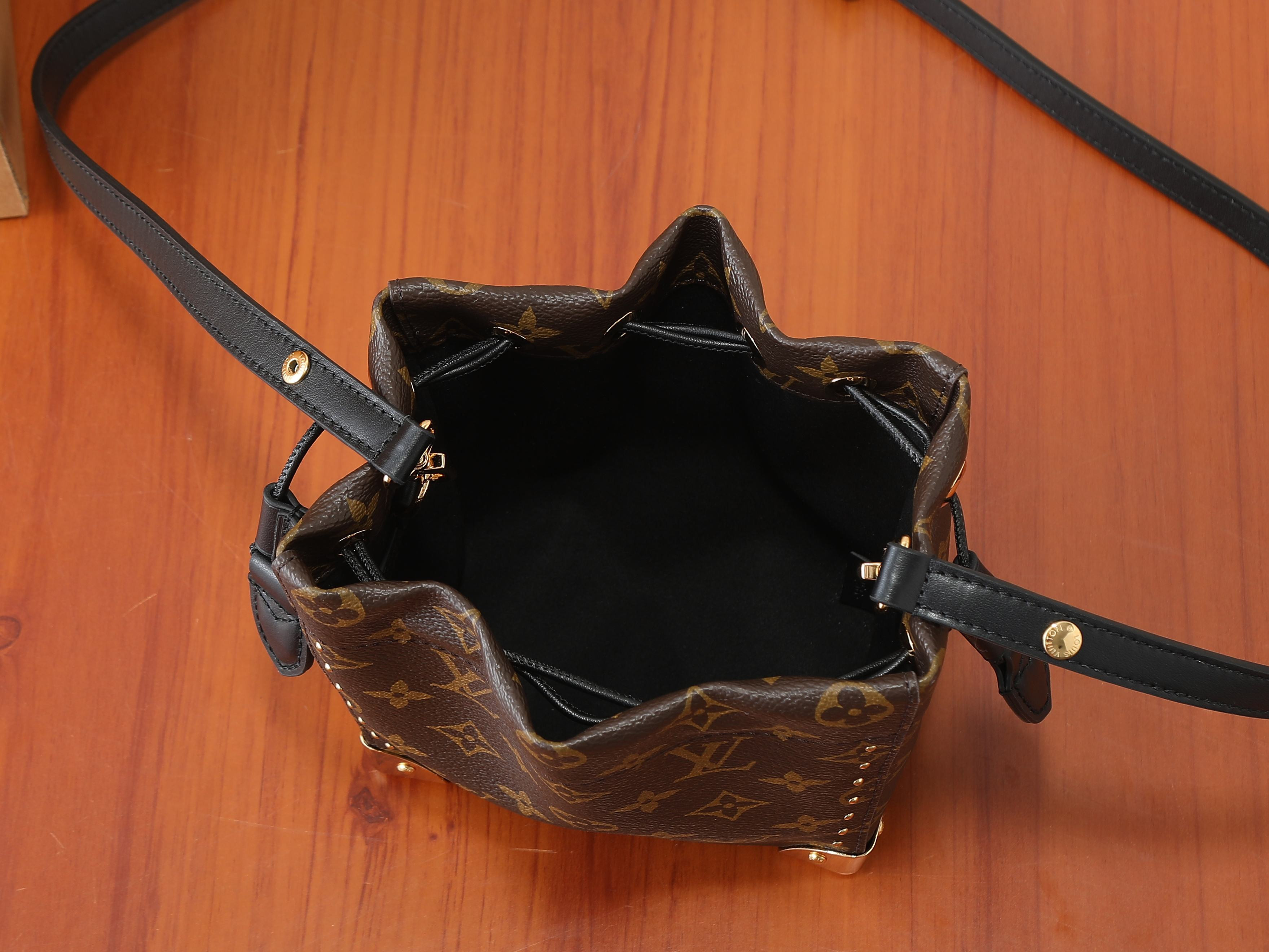 LV Nano Noé Hard Case M29323 15x17x8cm
