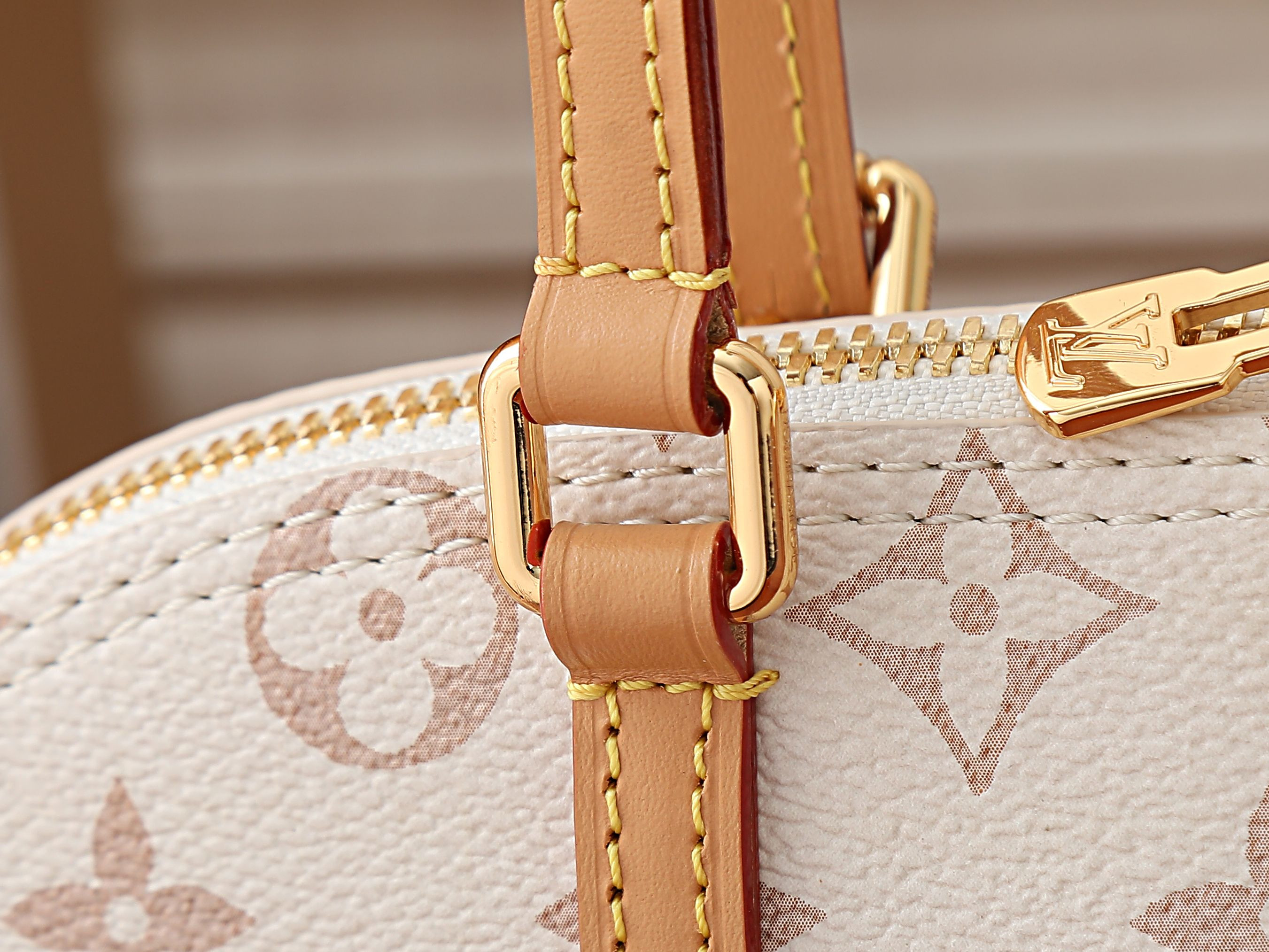 LV Squire East-West M2A457 29x14x8cm