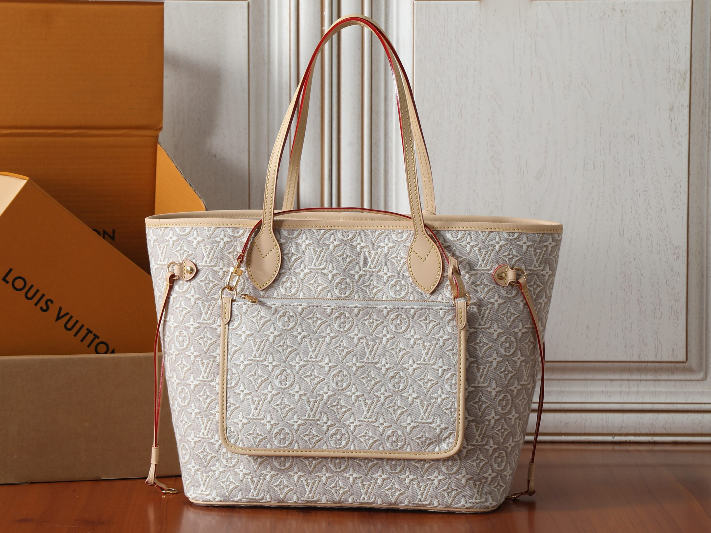 LV Neverfull MM M2A381 47x28x14cm Without Box