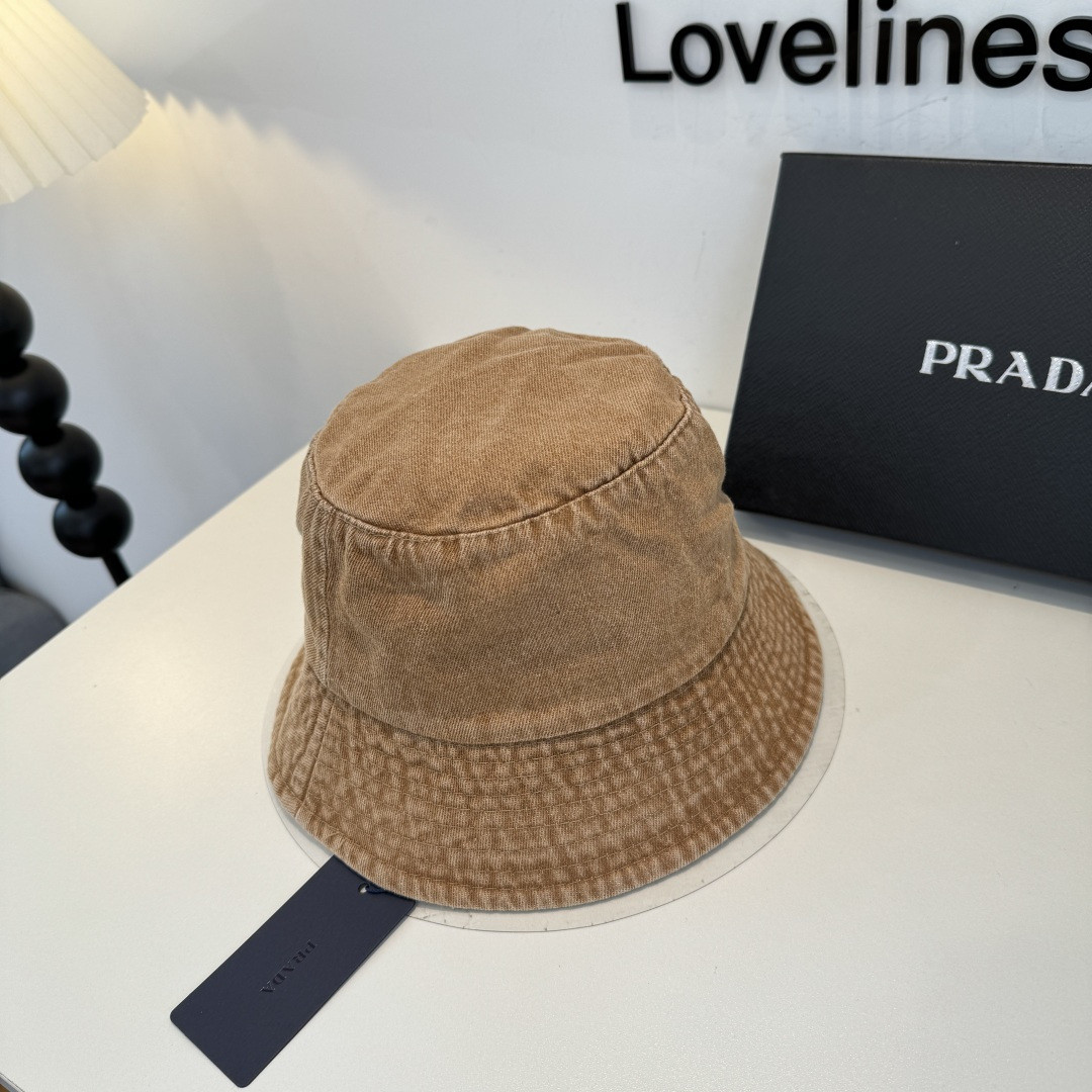 Pra*a bucket hat