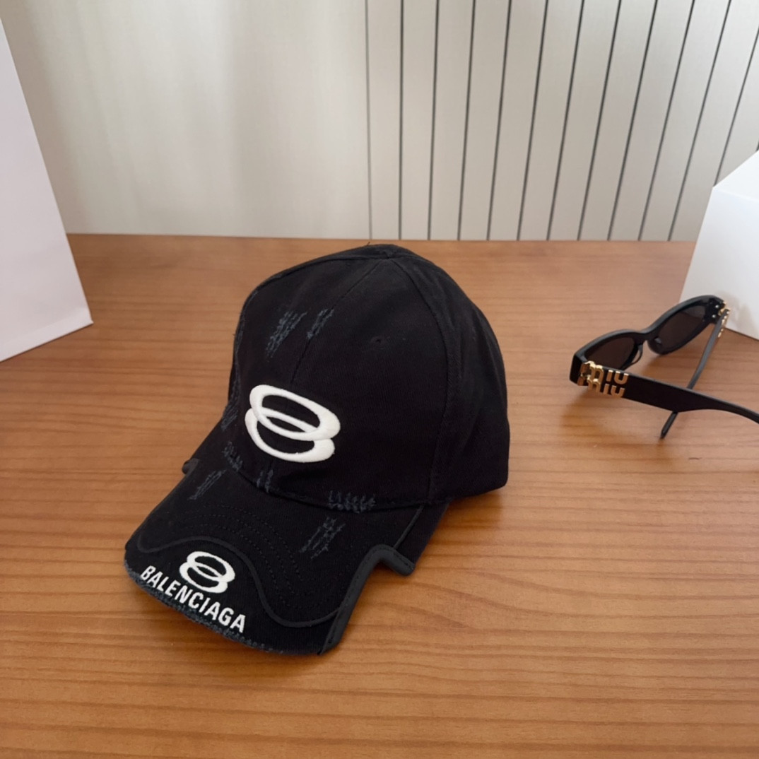 Ba*len*cia*ga baseball cap