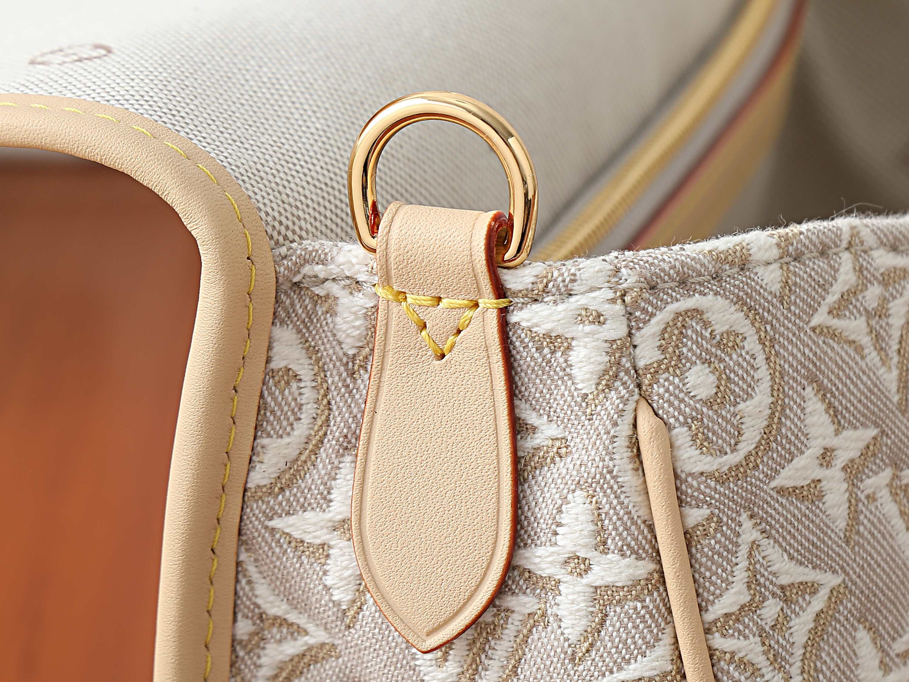 LV Diane PM M29795 24x15x9cm
