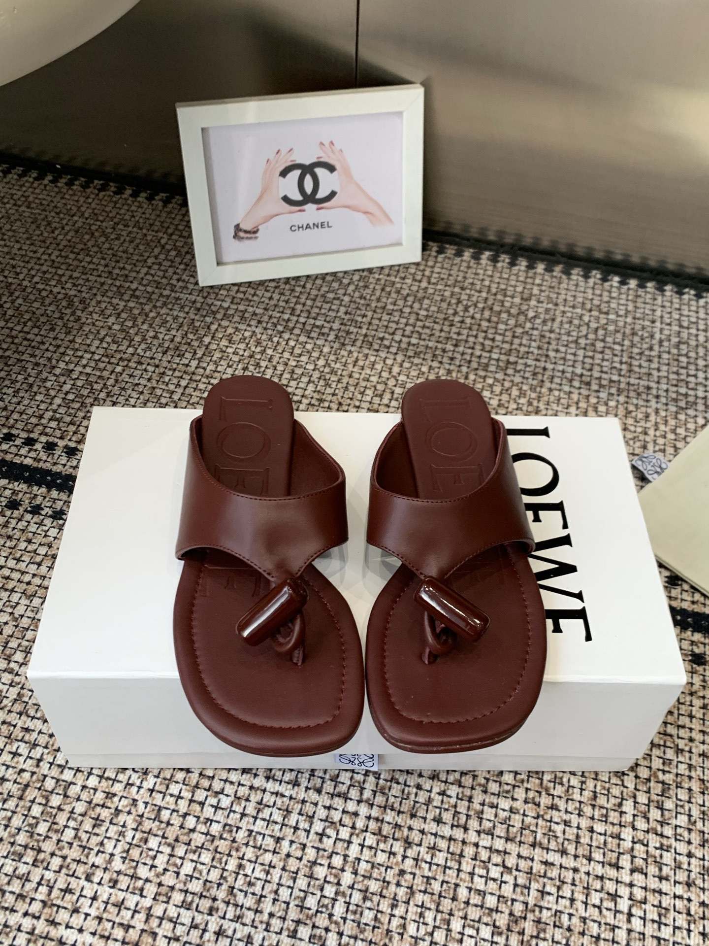 ua L0ew* toggle flat sandals