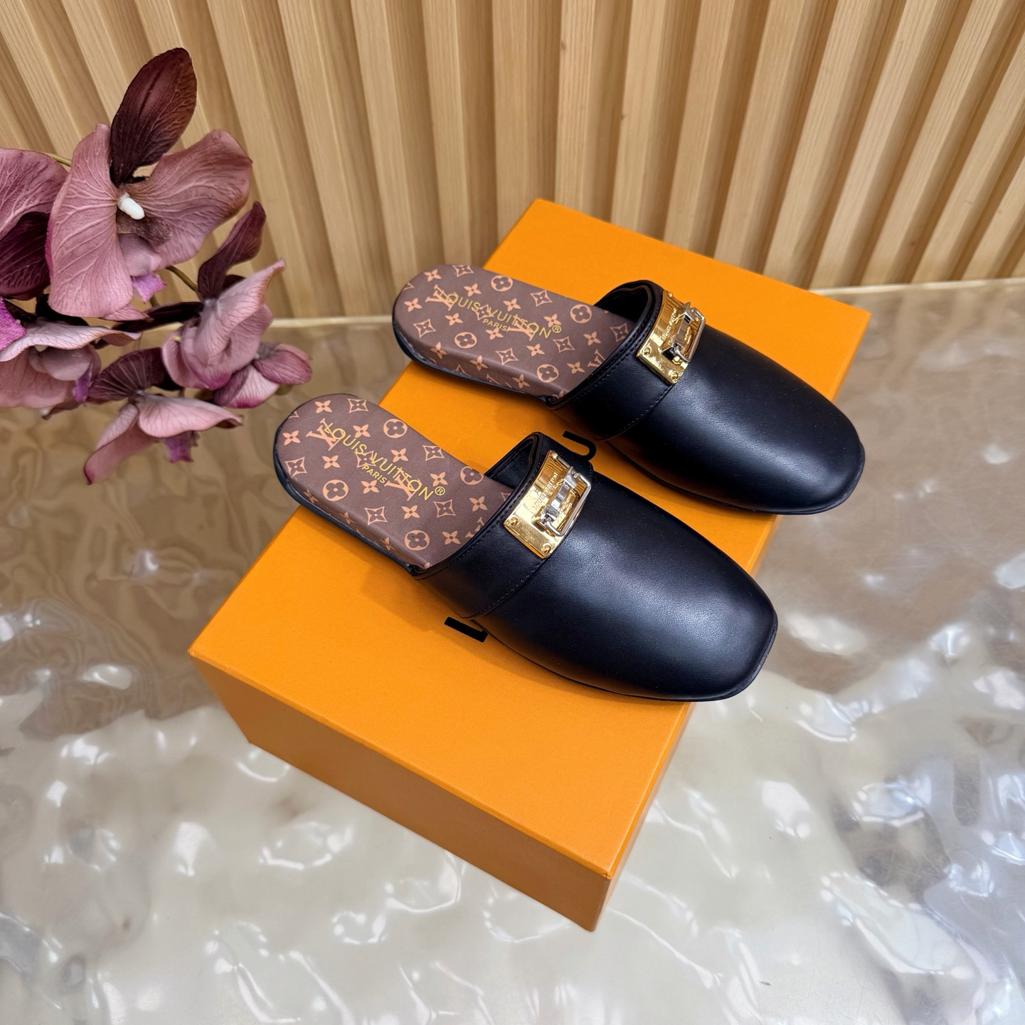 UA LV Haven Flat Closed Mule