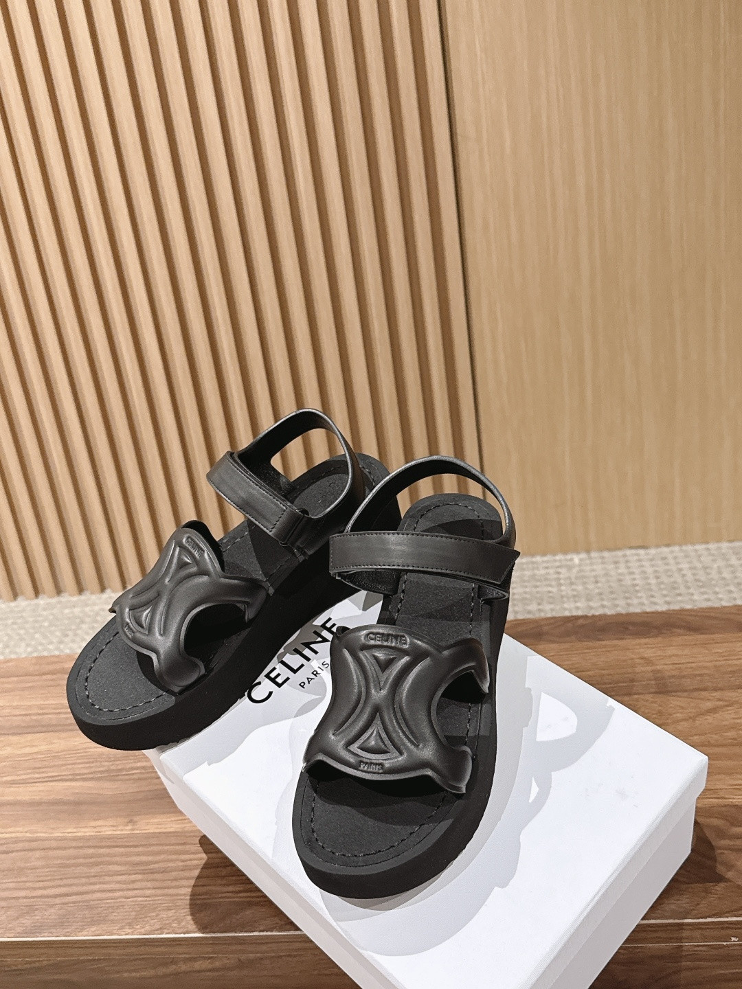 ua Ce**e sunny sandals