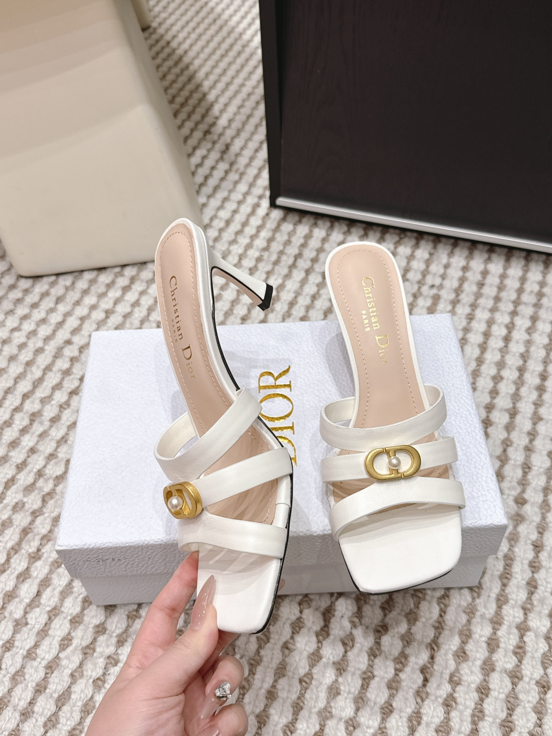 ua D*or or 30m slide with heel