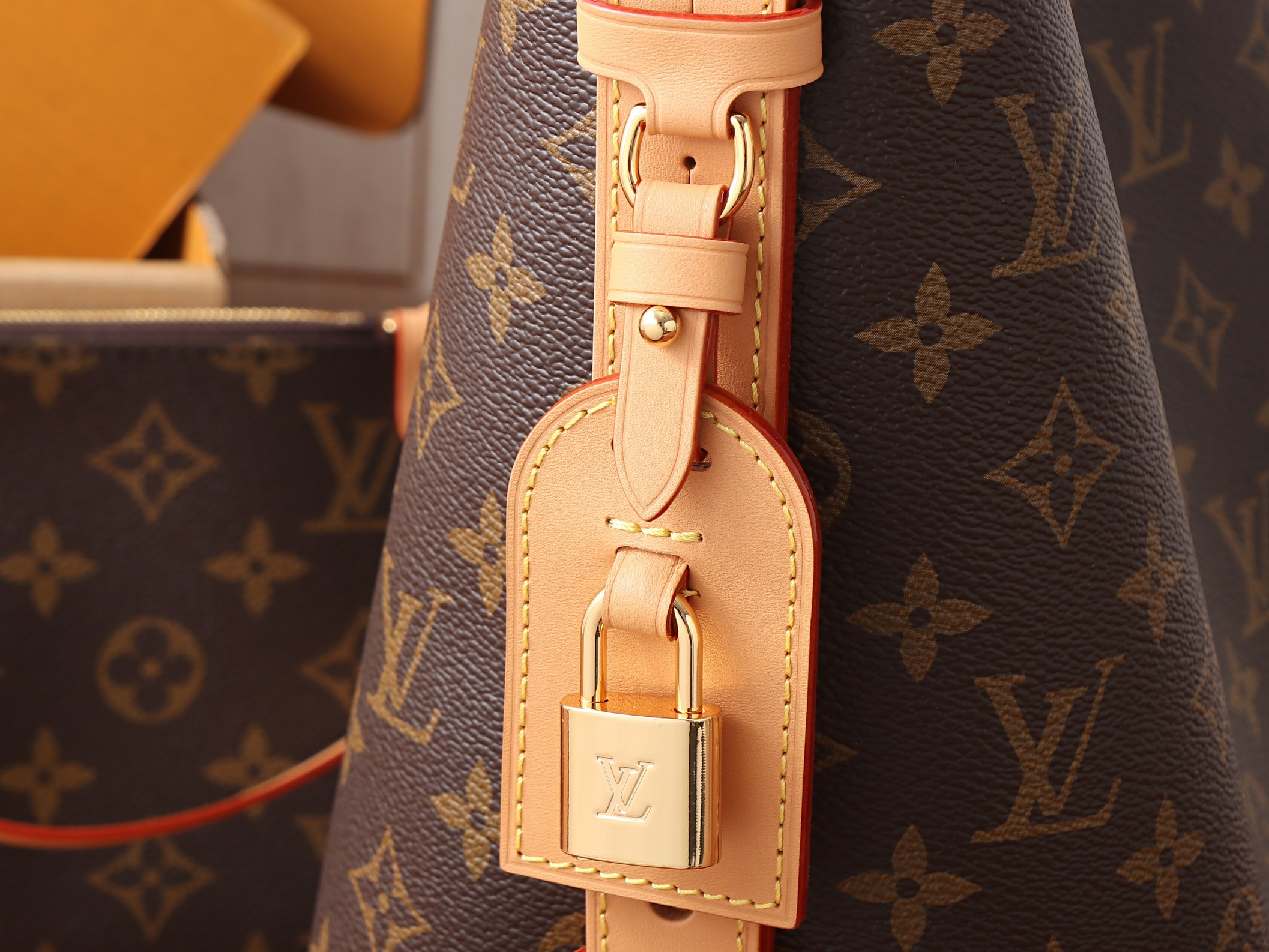 LV All In MM M29628 21x24x16cm