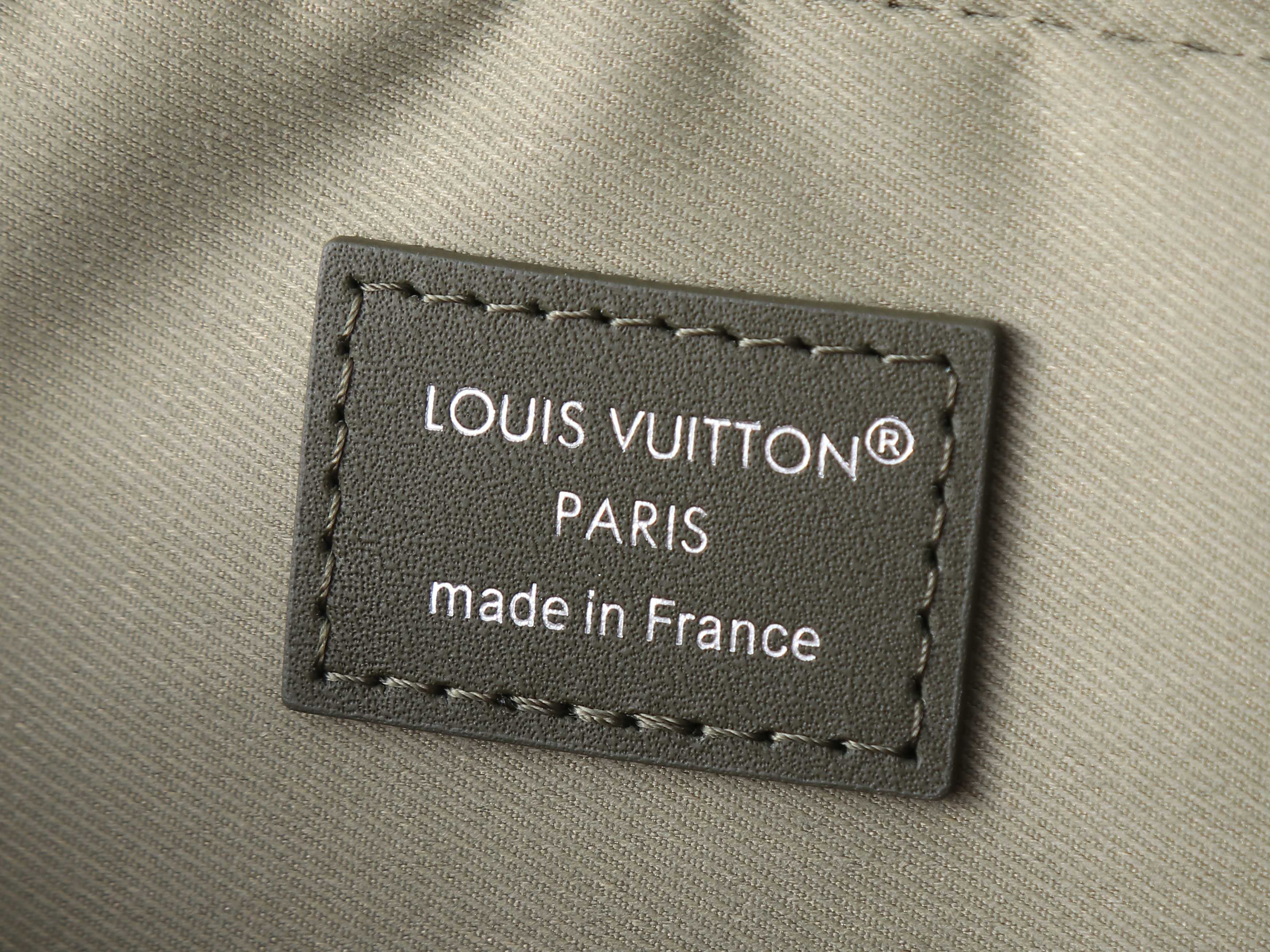 LV Trio Messenger Bag M28628 25x18.5x7cm