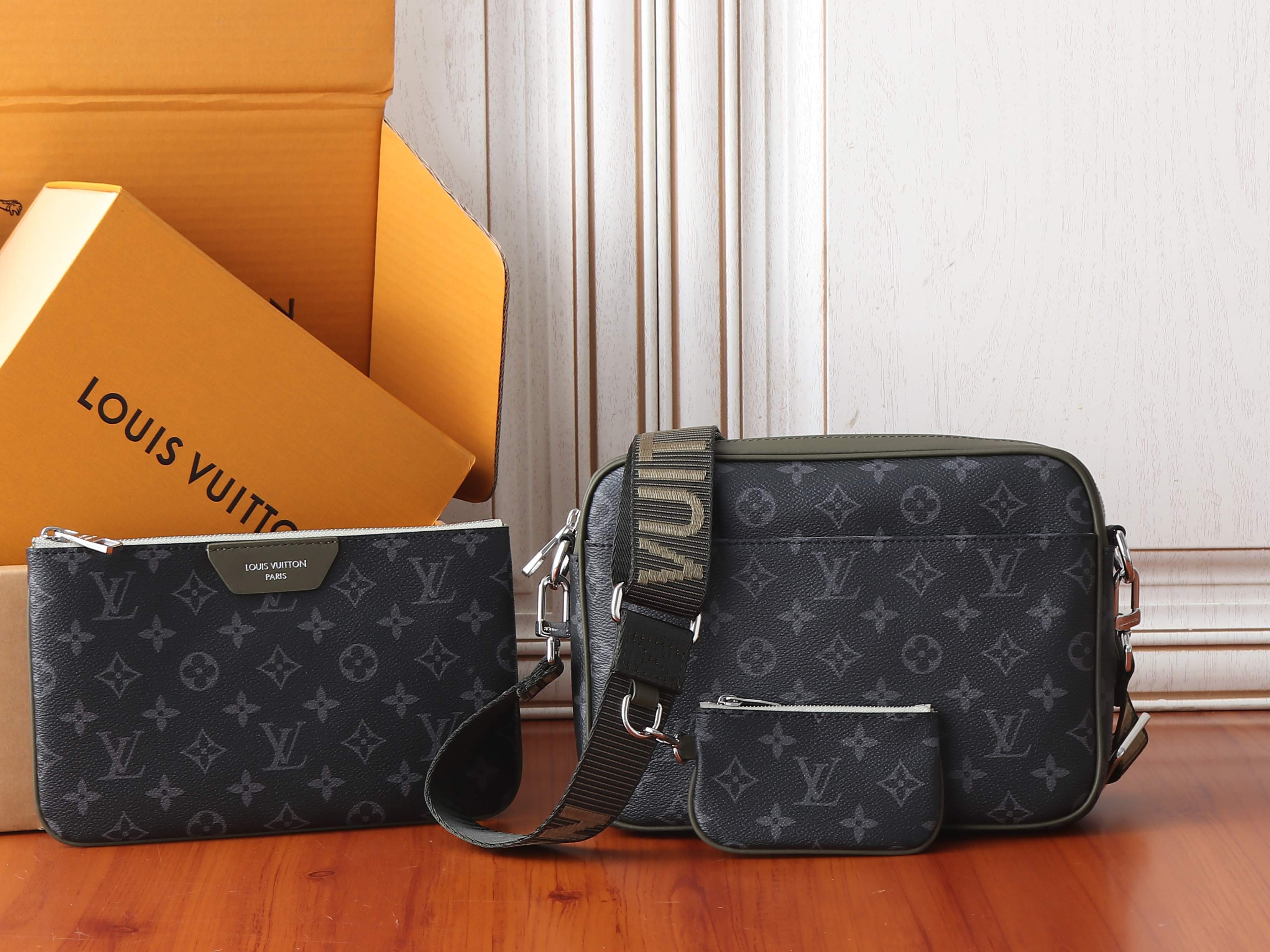LV Trio Messenger Bag M28628 25x18.5x7cm