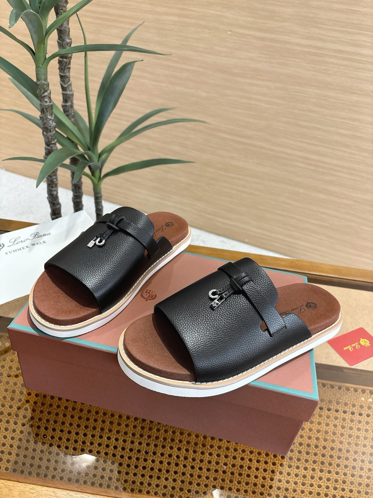 ua L**o p*ana summer walk sandals