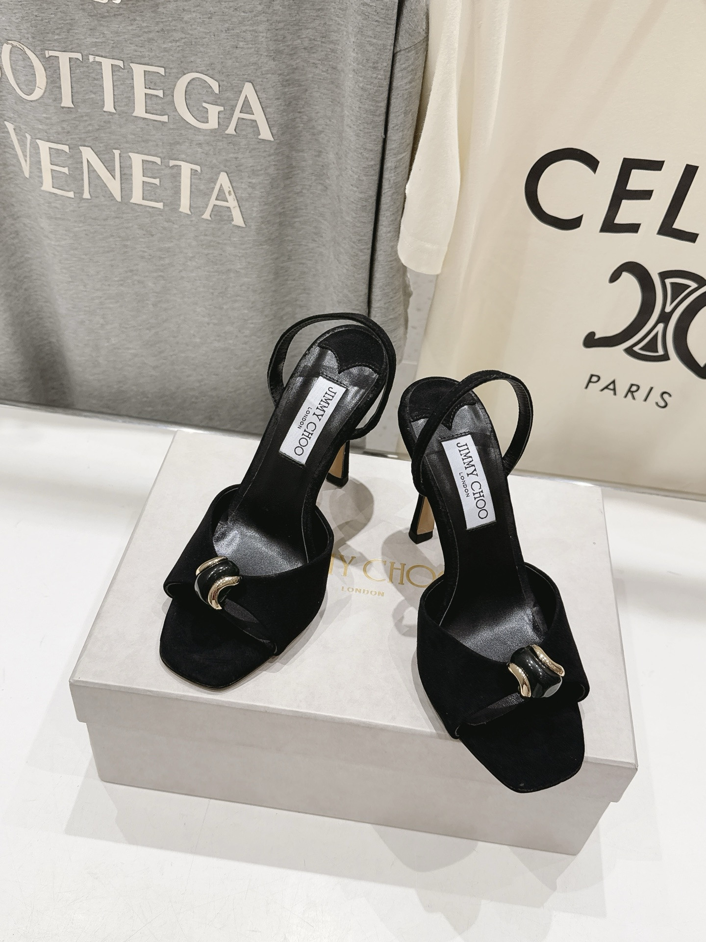 ua Ji*y Ch* emani sandals