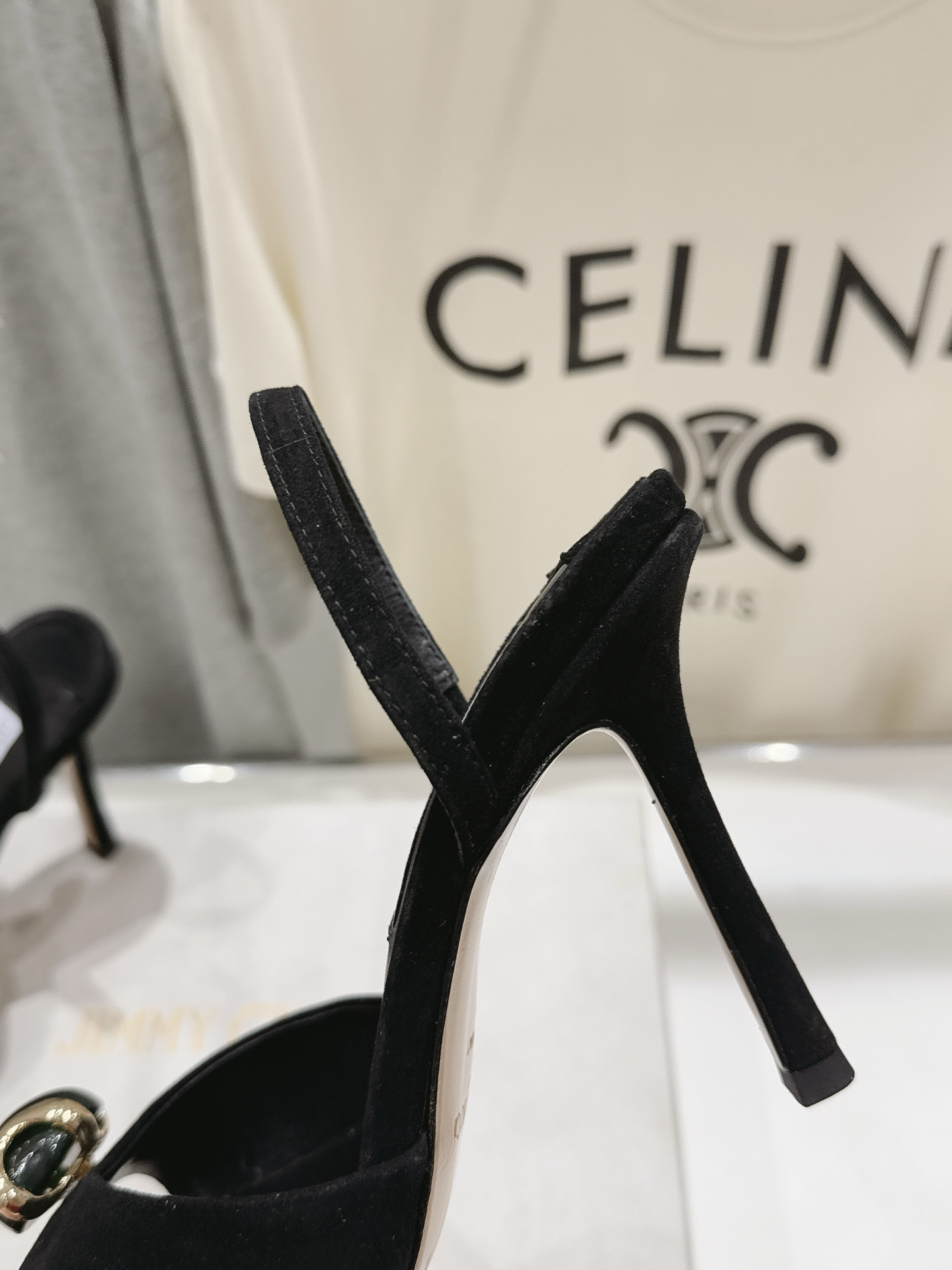 ua Ji*y Ch* emani sandals