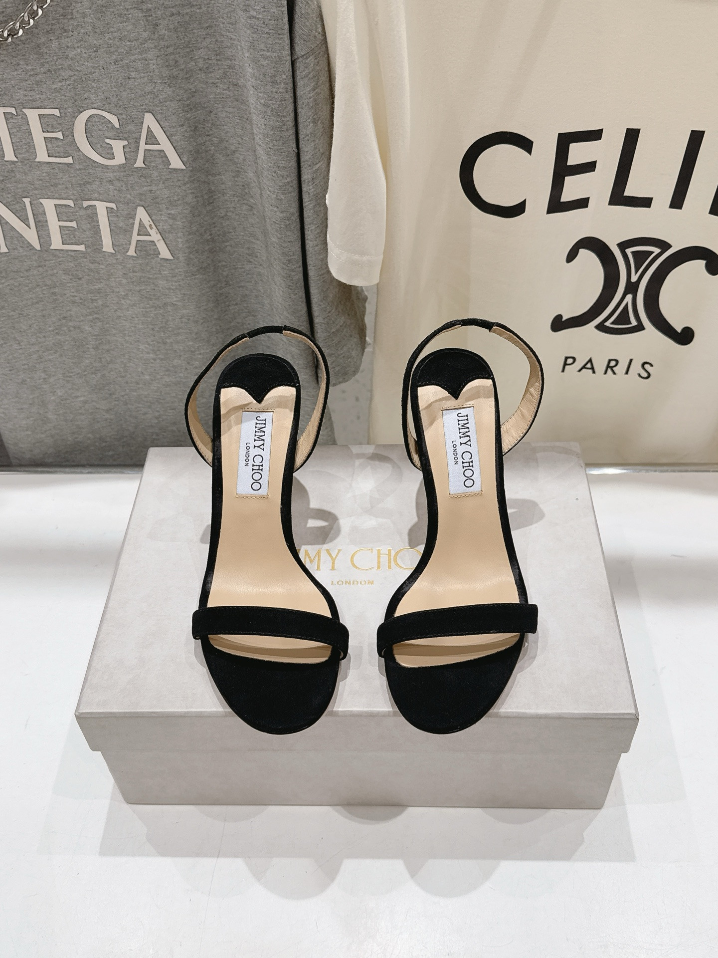 ua Ji*y Ch* jenn sandals