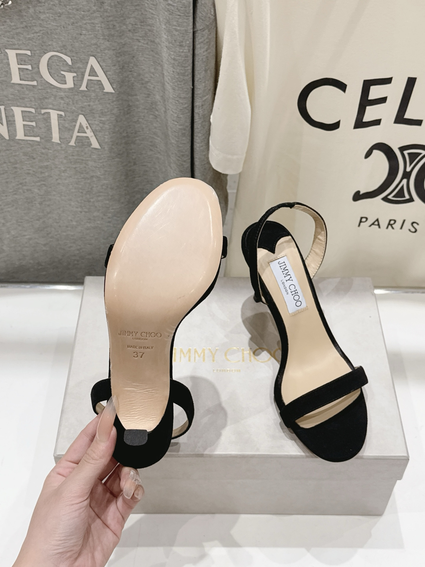 ua Ji*y Ch* jenn sandals