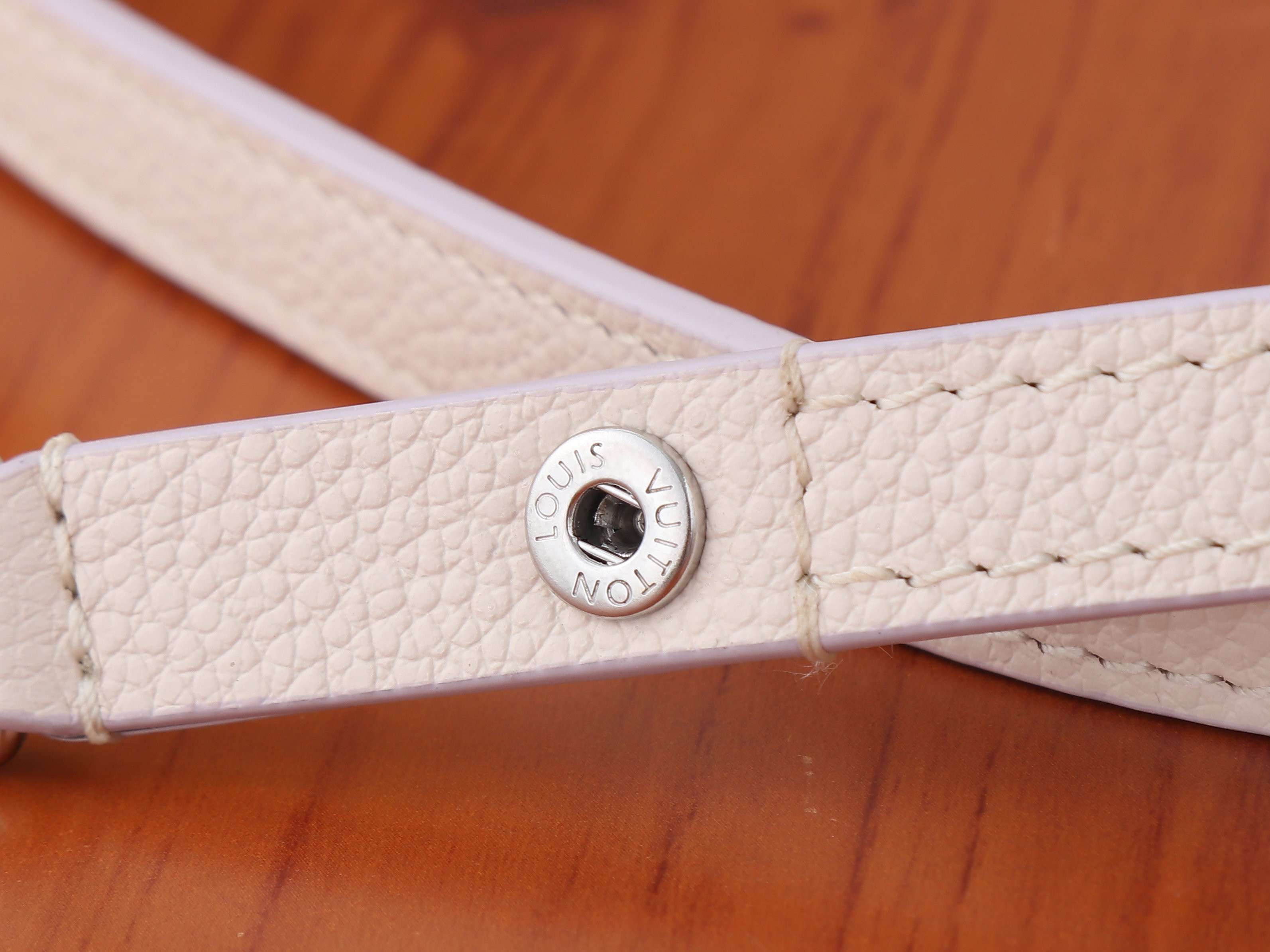 LV Wallet On Chain Ivy M29770 23.5x12x4.3cm