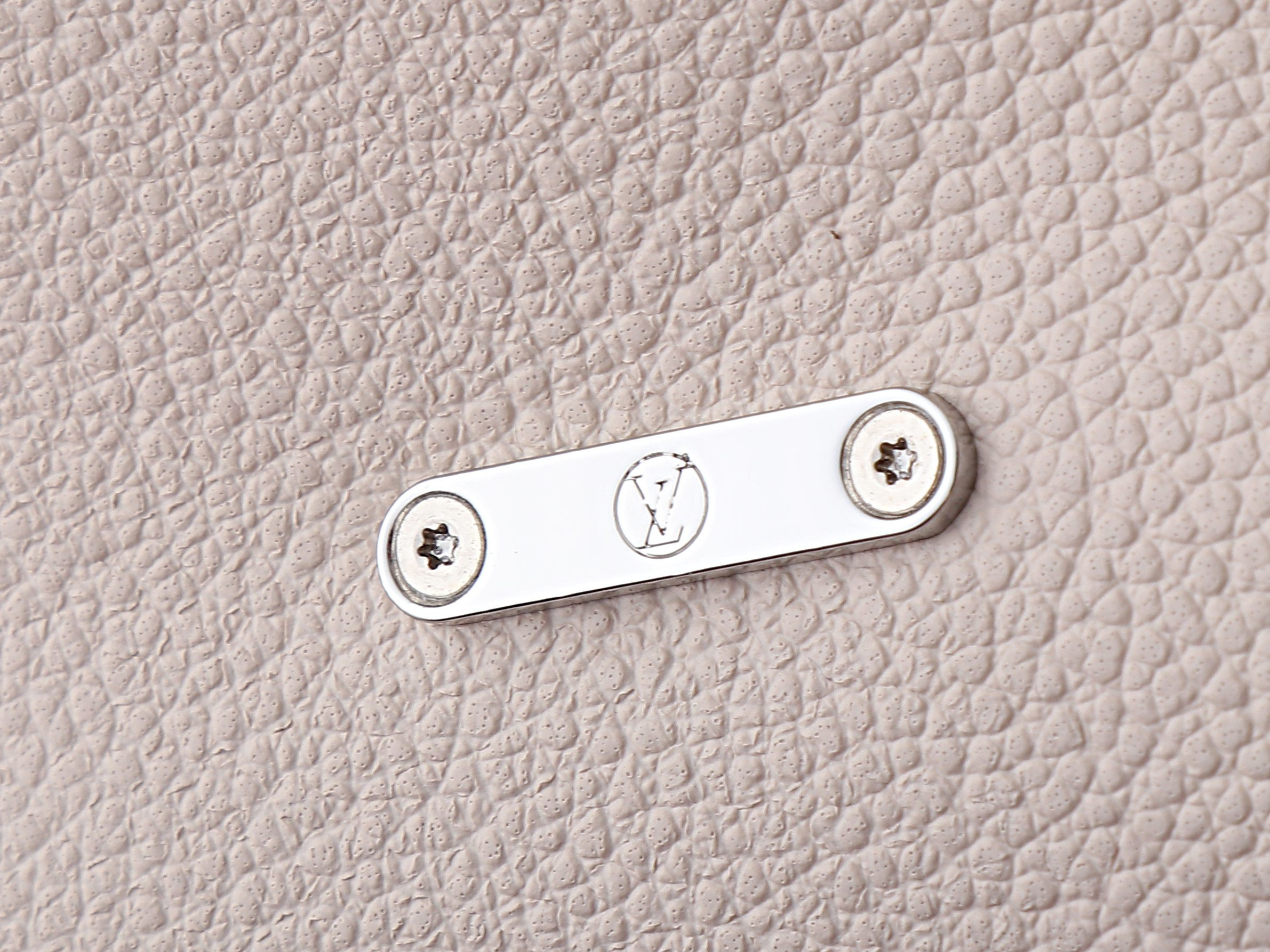 LV Nano Madeleine M2A374 21x12.5x6cm