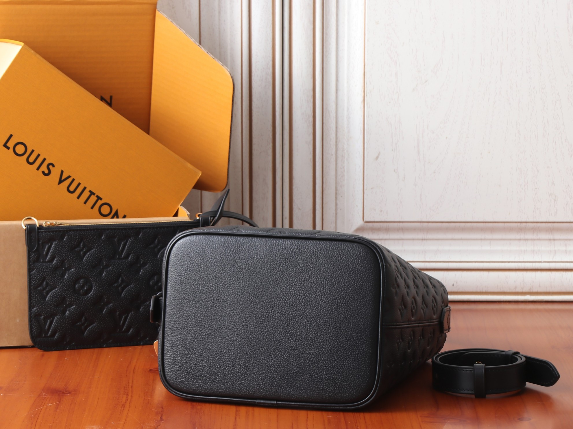 LV All In MM M29090 21x24x16cm