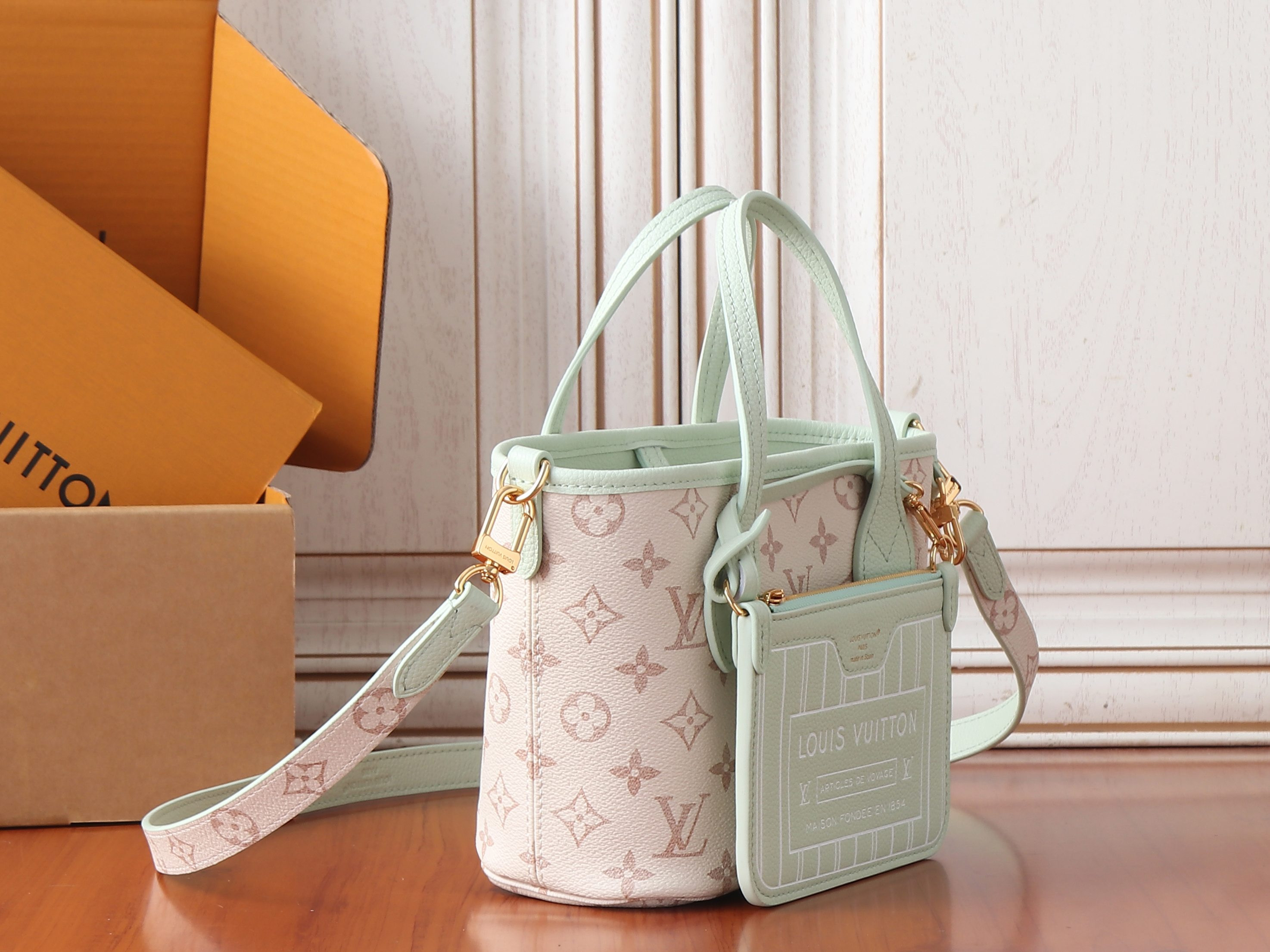 LV Neverfull Inside Out BB M2A465 26.5x16.5x11cm