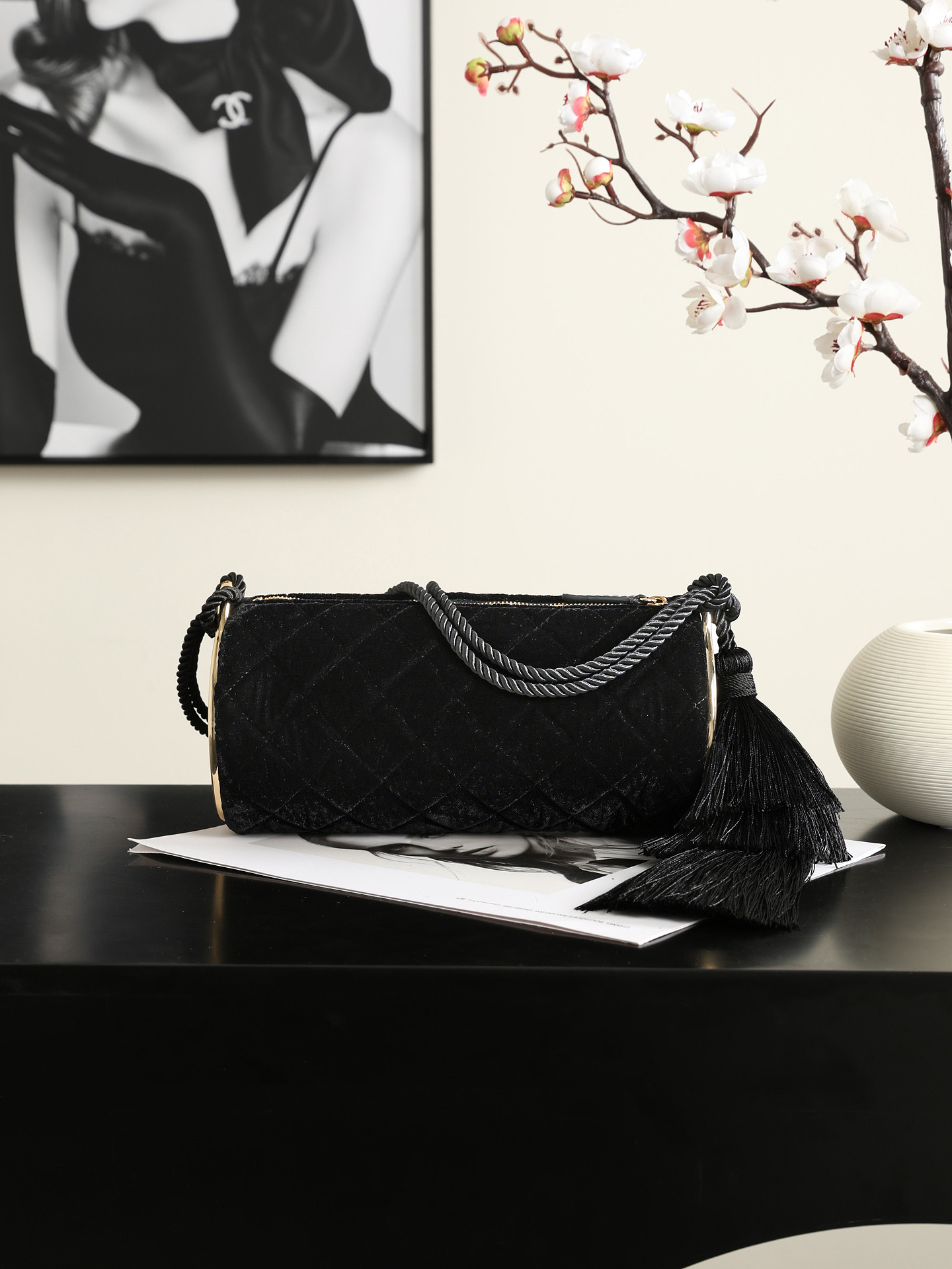 Ch*el clutch with strap ap5310 12x23x12cm