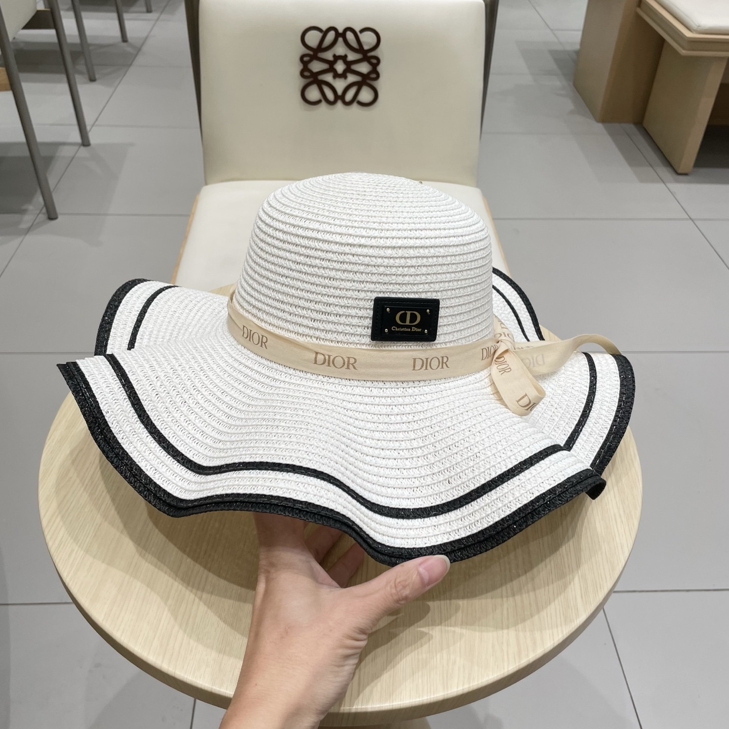 D*or straw hat 57cm head circumference
