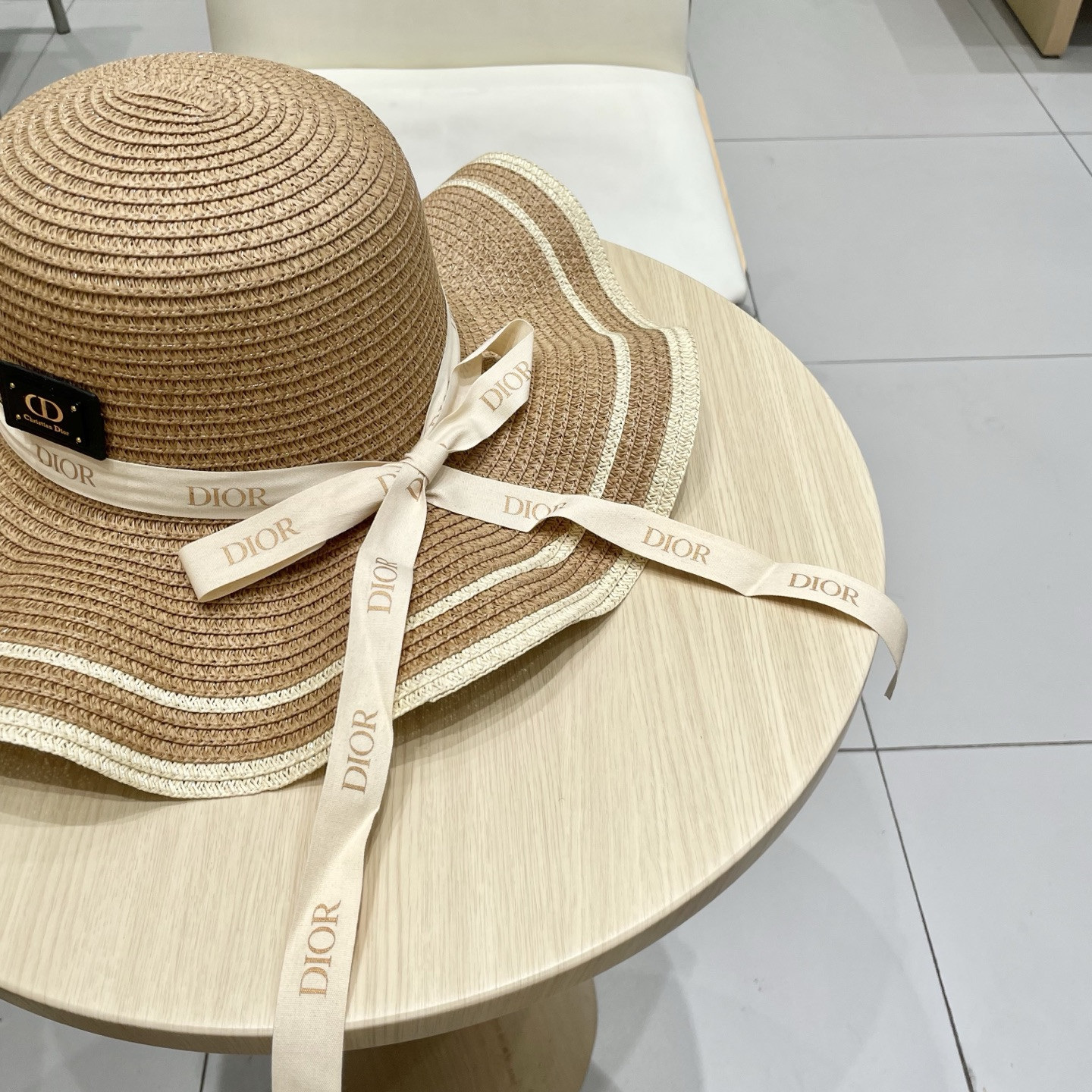 D*or straw hat 57cm head circumference