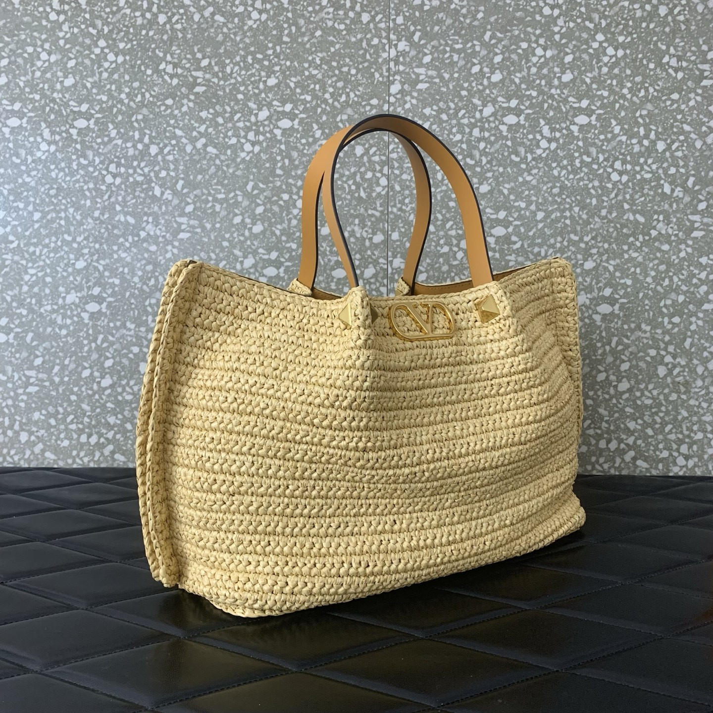 Va1e*ntin0 garavani medium raffia shopping bag 35x25x17cm
