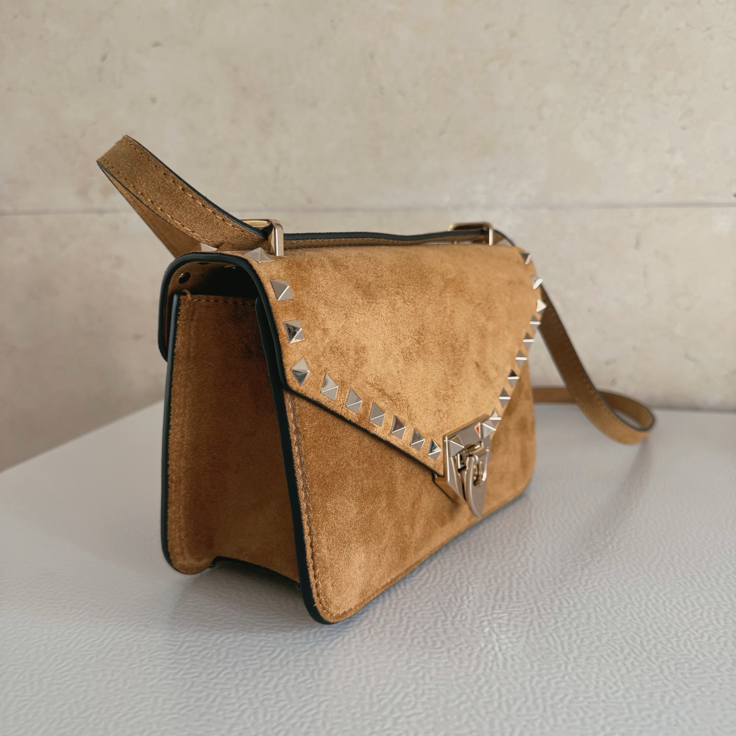 Va1e*ntin0 garavani rockstud small shoulder bag 21.5x15.5x8.5cm