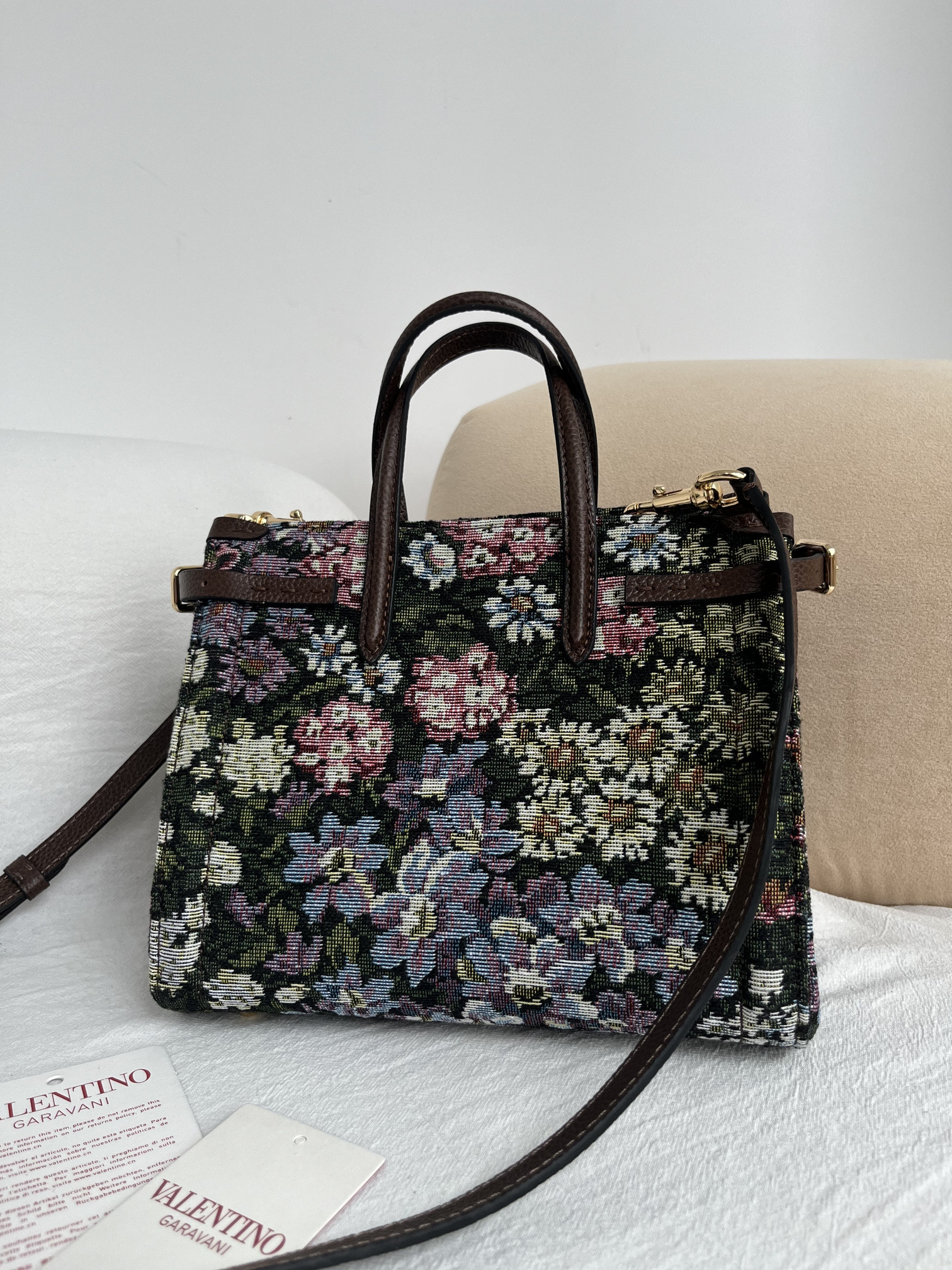 Va1e*ntin0 garavani antibes small shopping bag 22x19x12cm