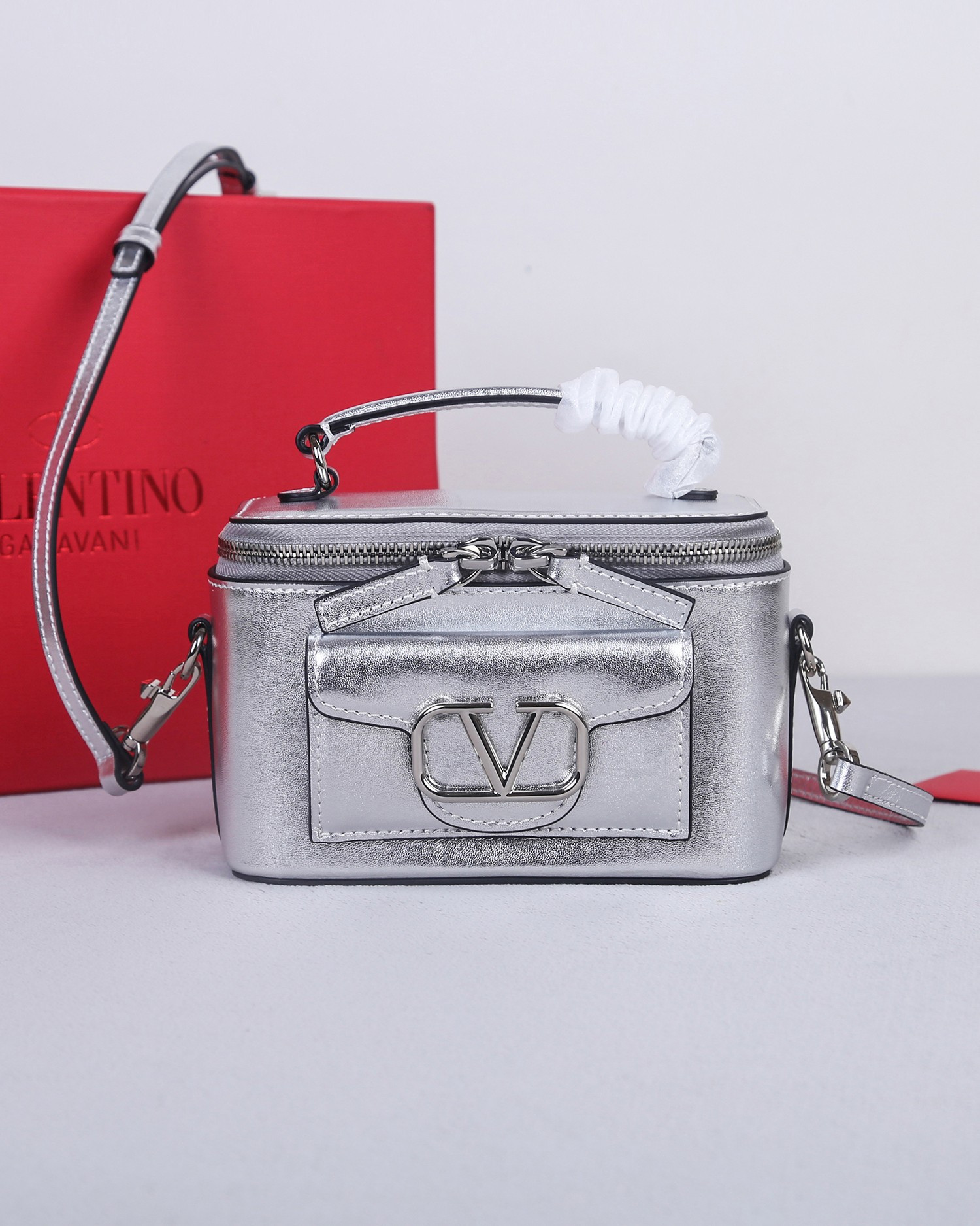 Va1e*ntin0 garavani locò metallic bag 16.5x10x7.5cm