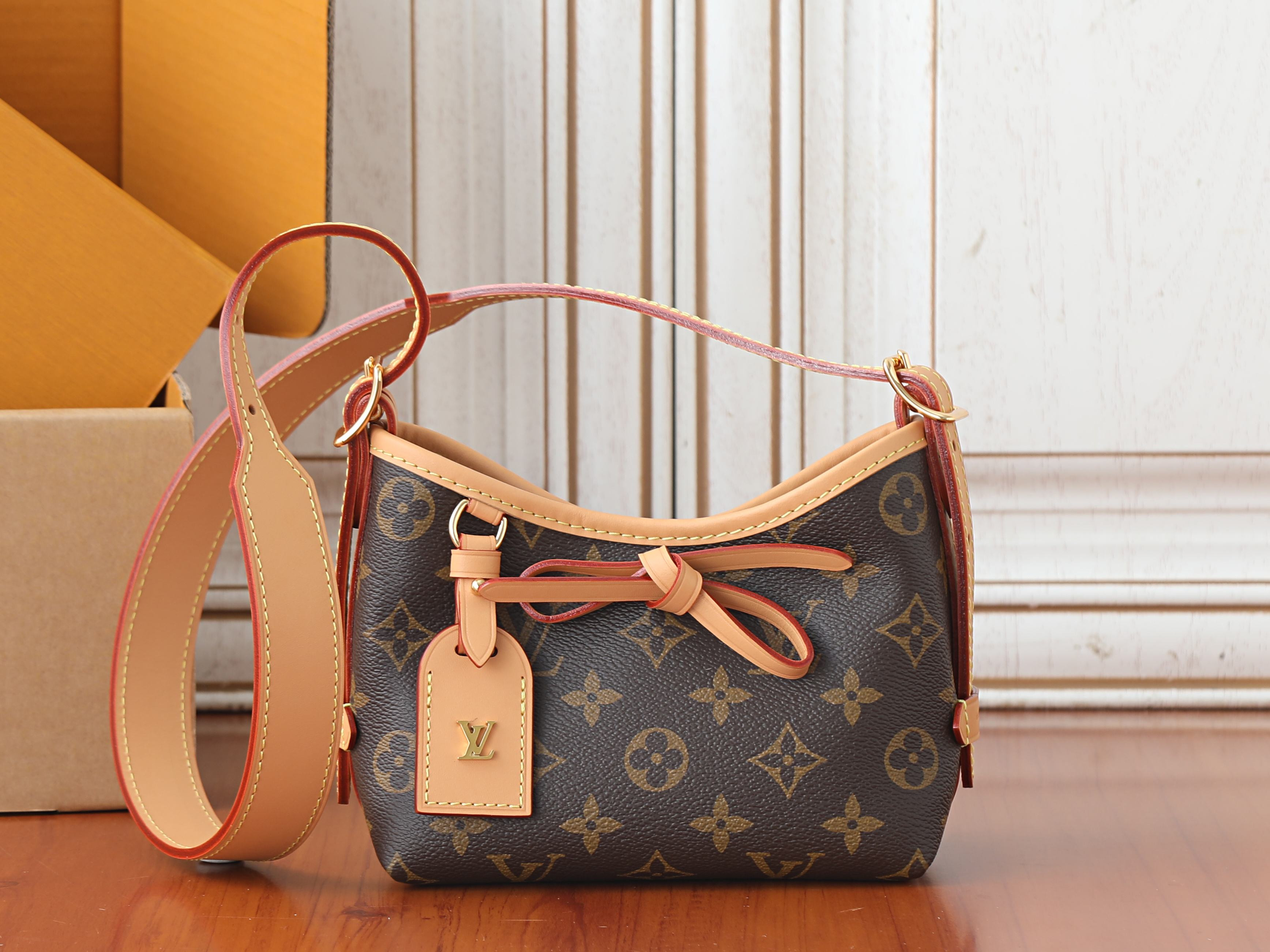 LV Nano CarryAll M2A711 16x15x9.5cm