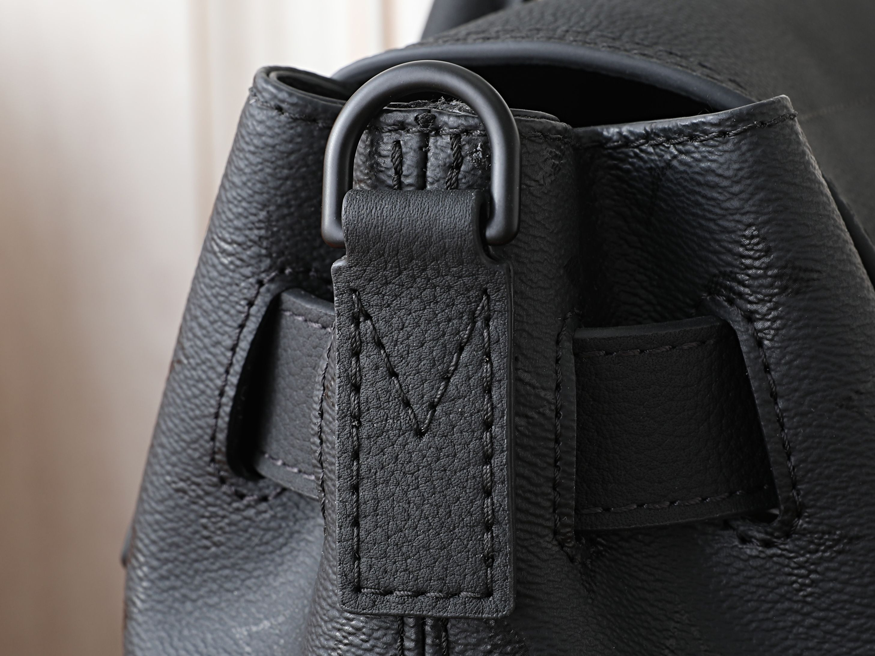 LV Steamer 30 Backpack M2A253 32 x 33 x 14 cm