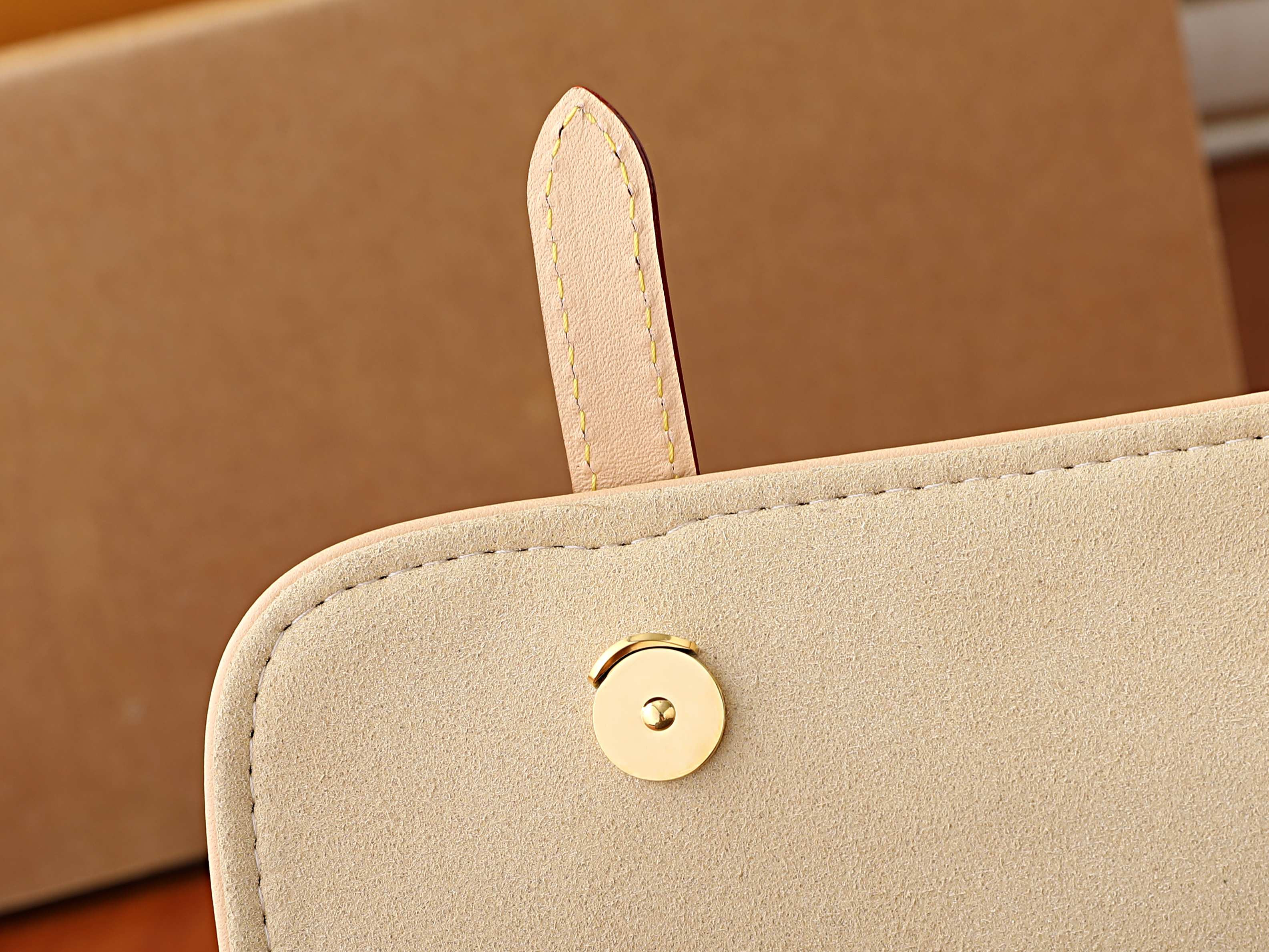 LV Marelle M28613 28 x 15.5 x 7 cm
