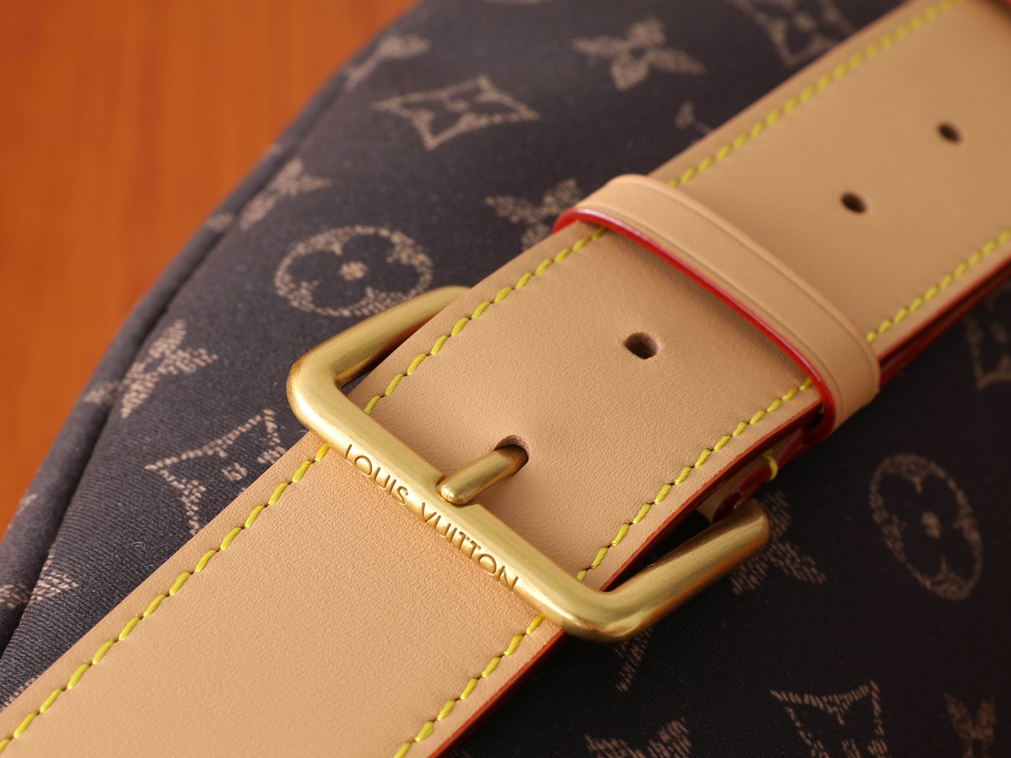 lv rush bumbag l0*is V*t0n silk tech m2a452 30x15x8cm