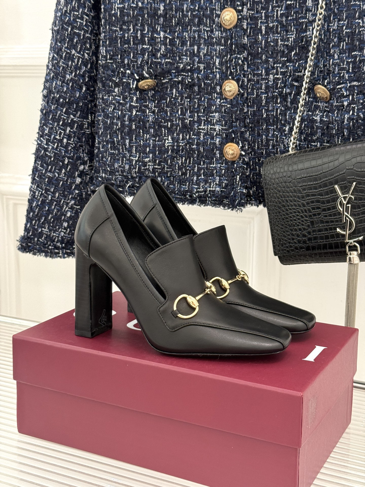 ua G*u*i loafers