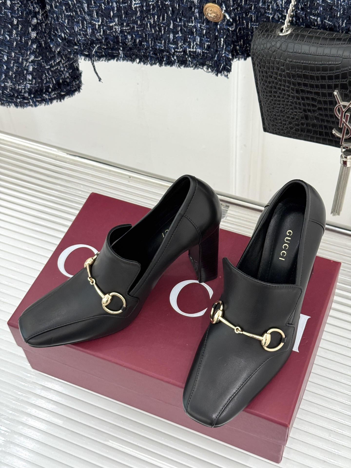ua G*u*i loafers