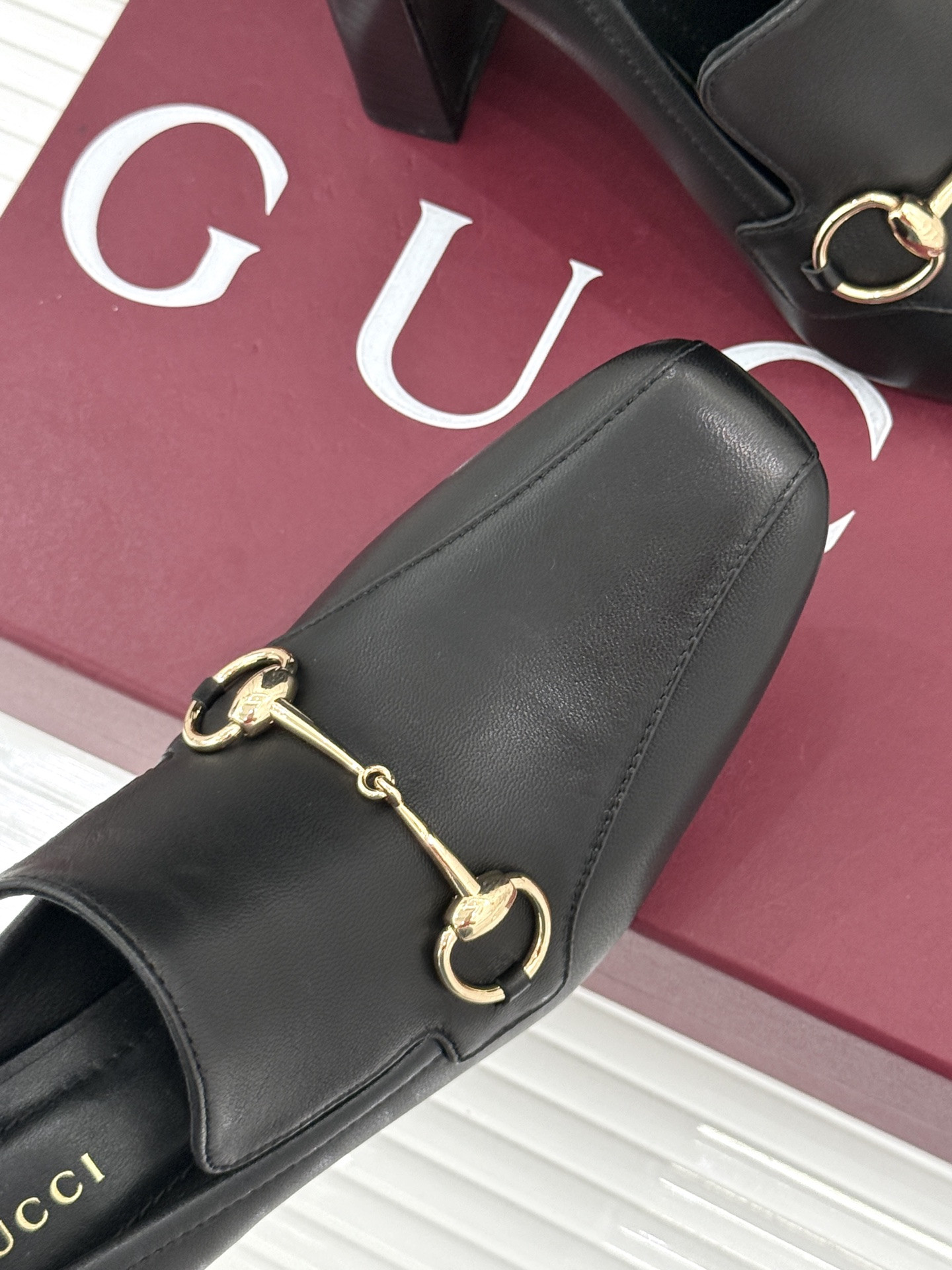 ua G*u*i loafers