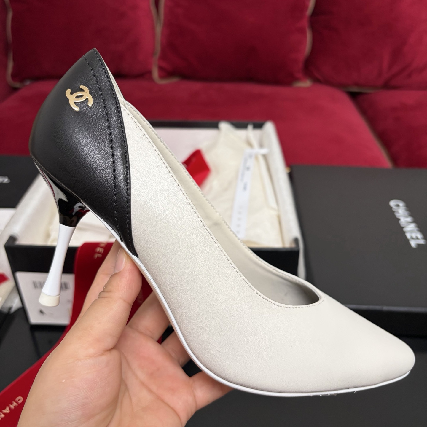 ua Ch*el pumps