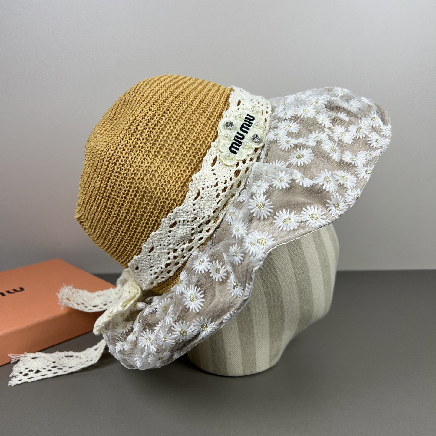 M1v M1v straw hat
