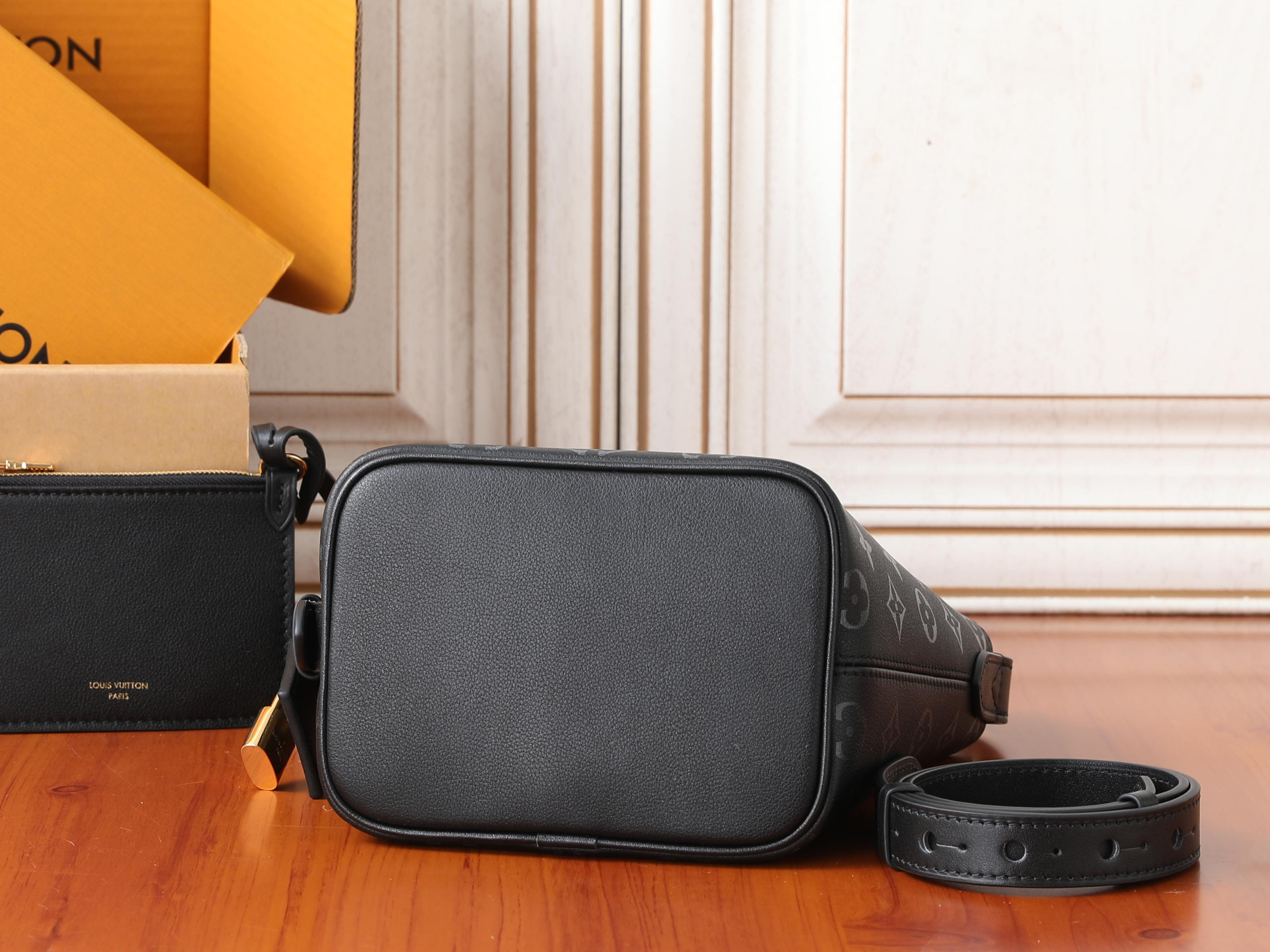 LV All In BB M3A156 16x18x12cm