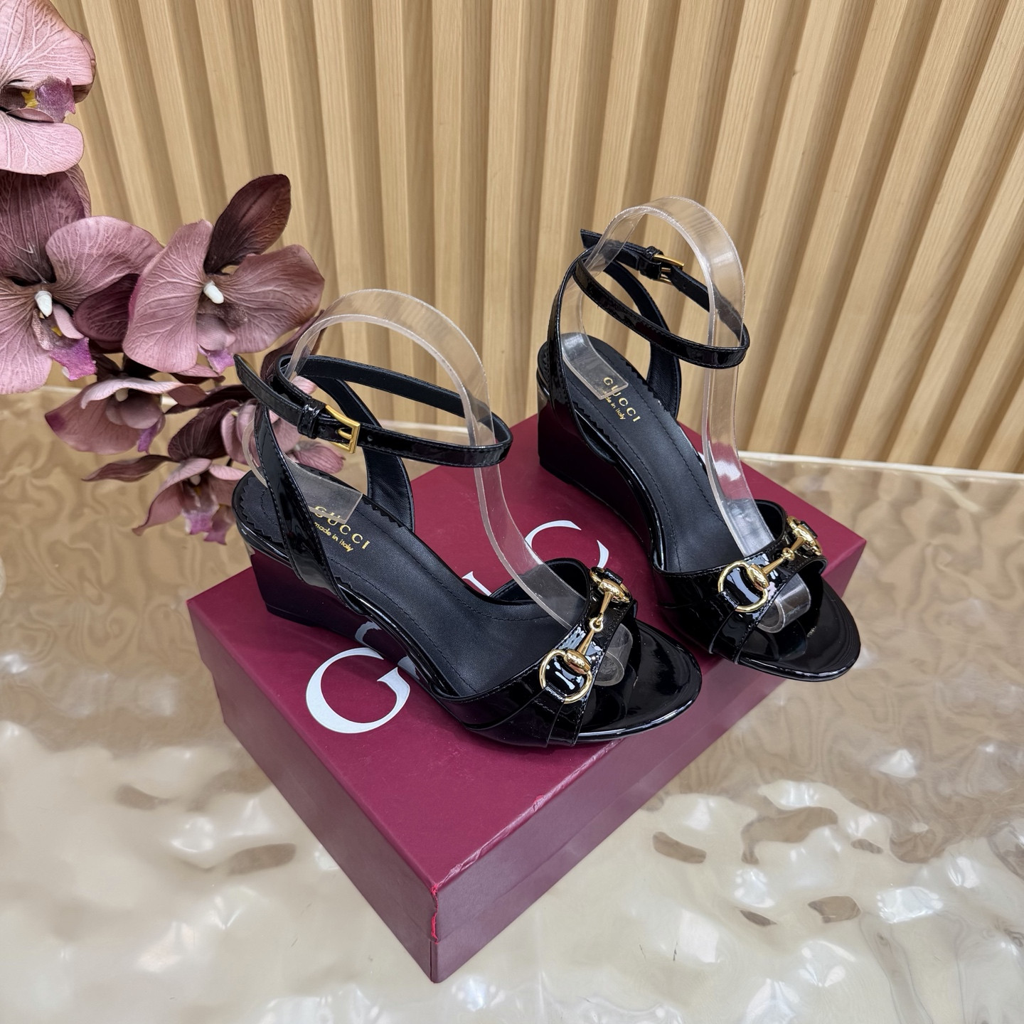 ua G*u*i donna wedge sandal 8cm heel
