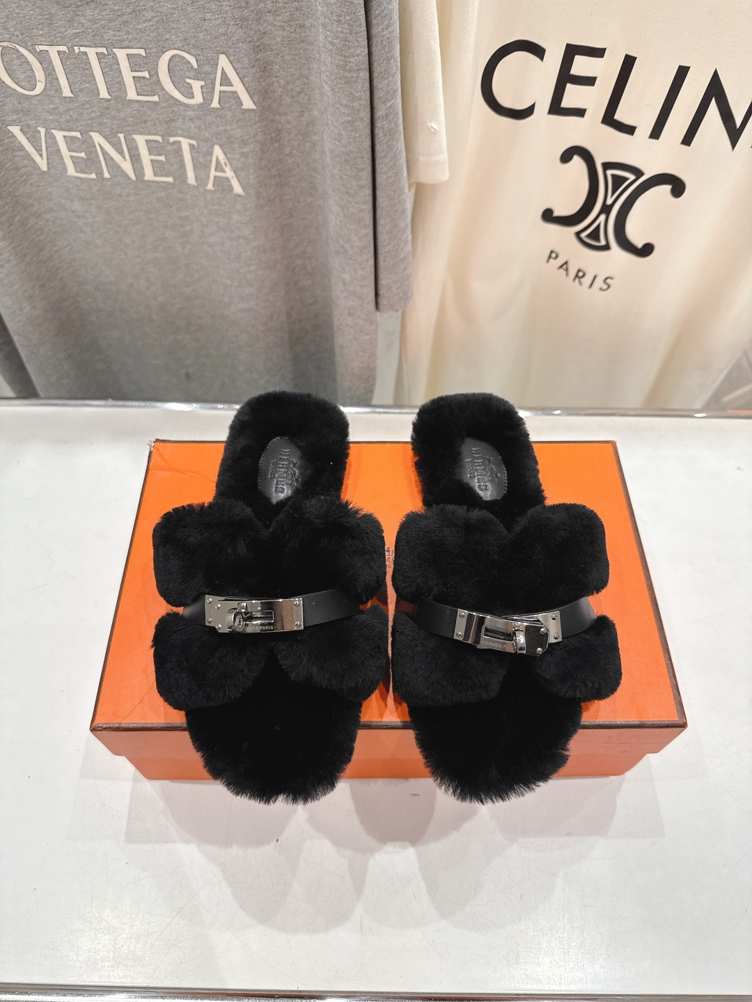 ua H**mes chypre sandals