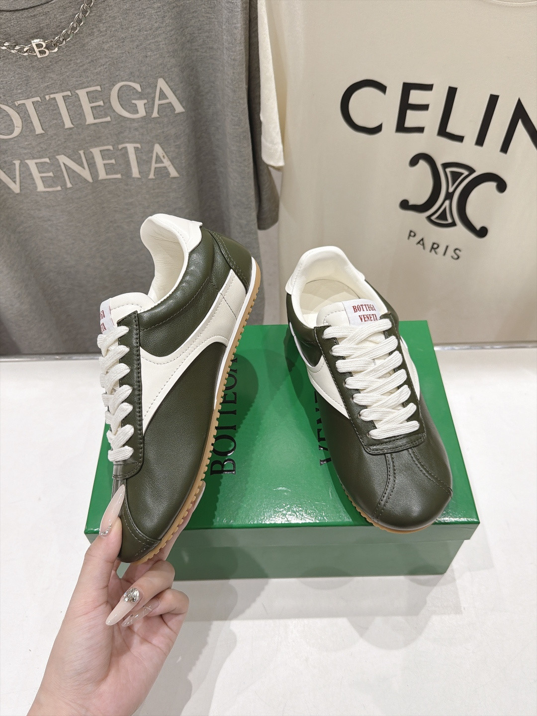 ua bo*te*ga Ve*ne*ta shot sneaker