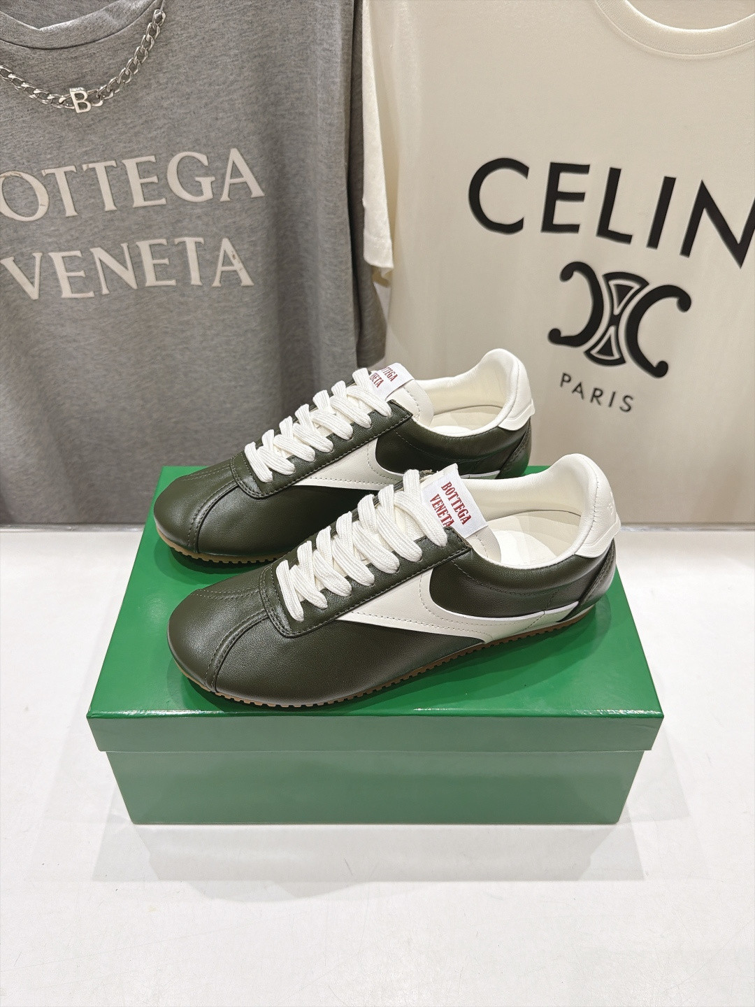ua bo*te*ga Ve*ne*ta shot sneaker