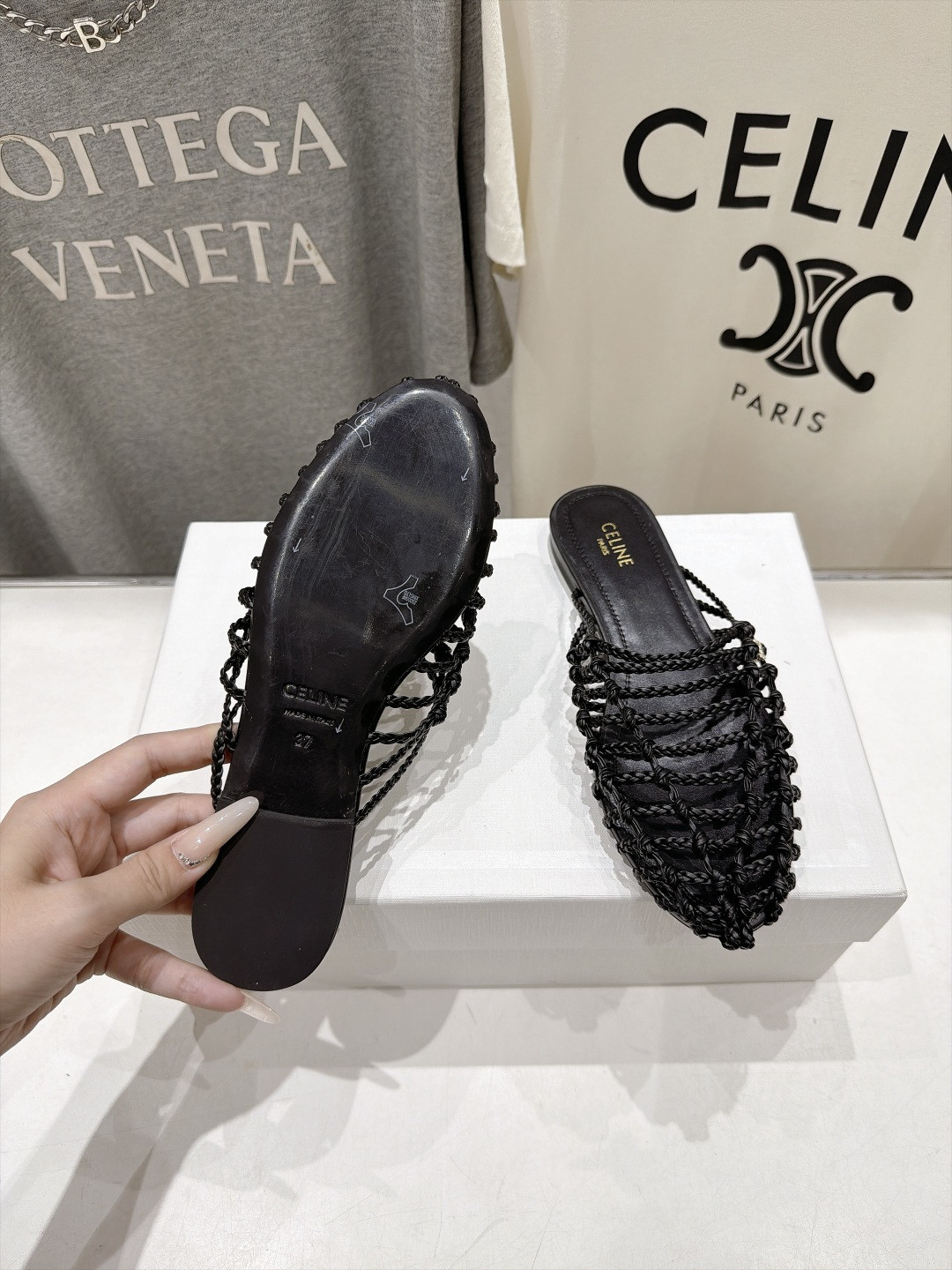 ua Ce**e scoobie braided mule