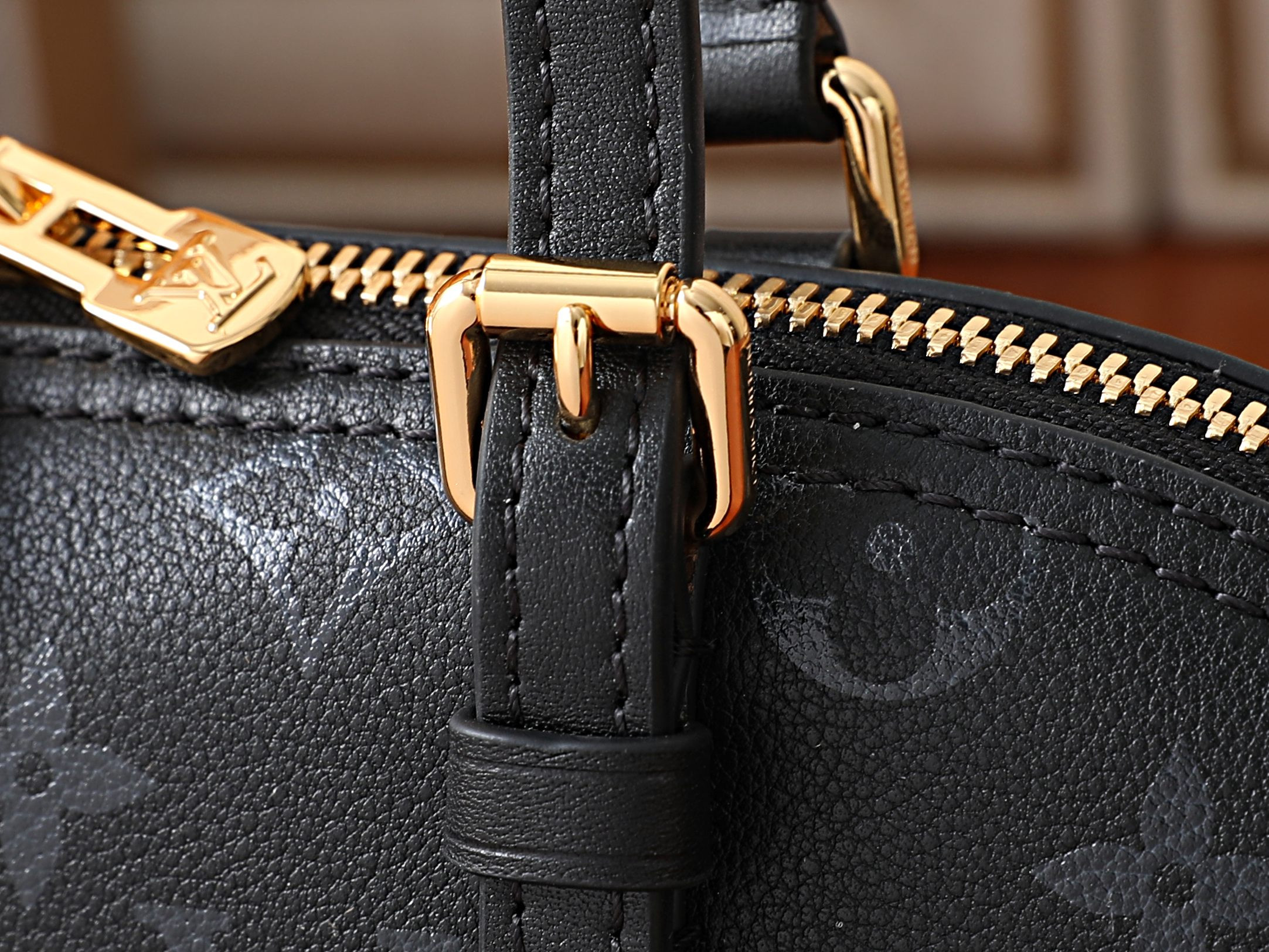 LV Squire East-West M3A167 29 x 14 x 8 cm
