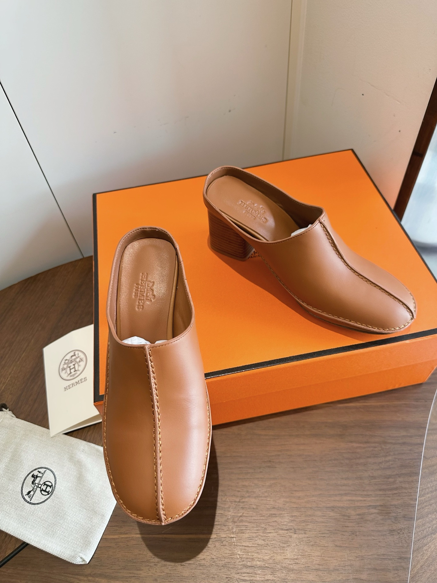 ua H**mes mystery mule