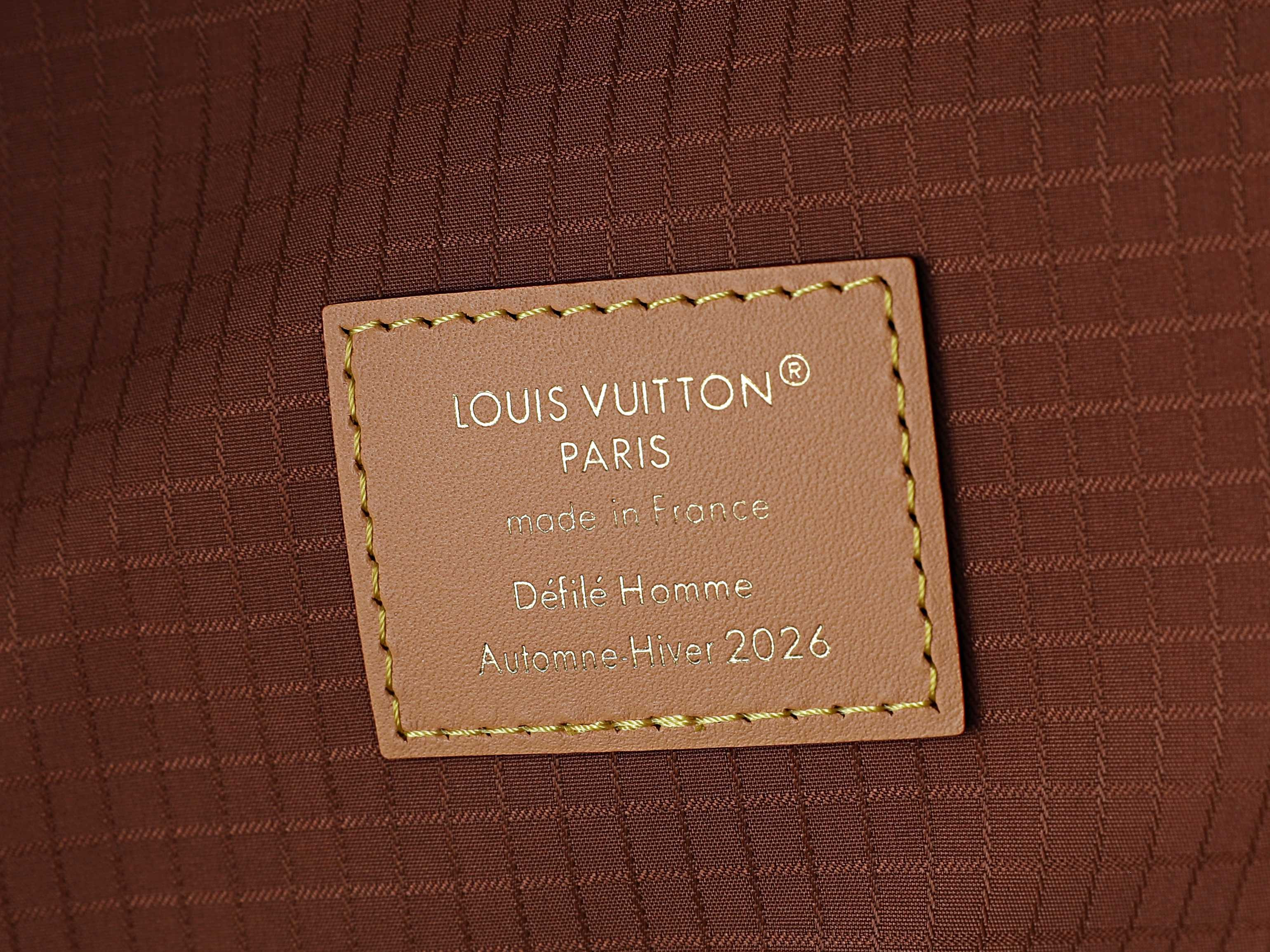 lv track backpack mm l0*is V*t0n silk tech m2a456 34 x 46 x 21 cm