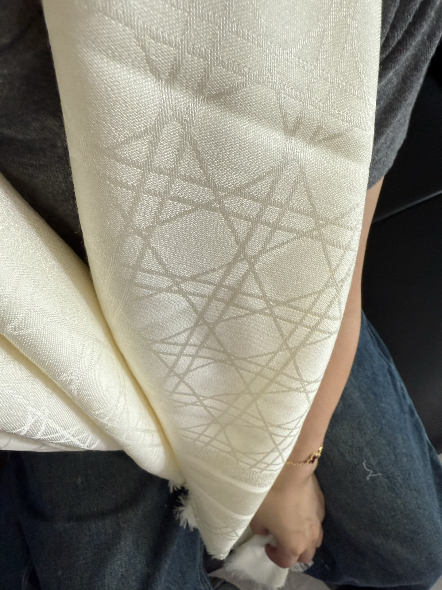 D*or shawl 140x140cm