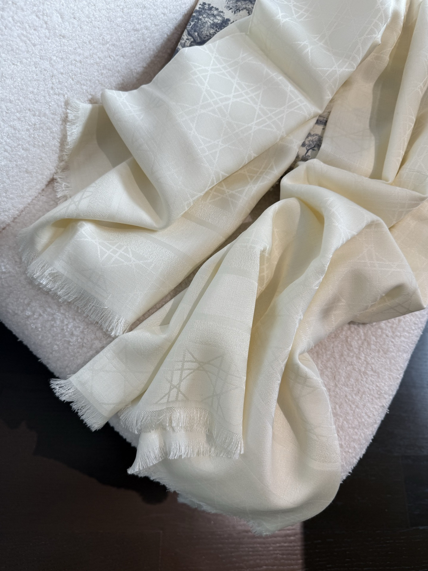 D*or shawl 140x140cm